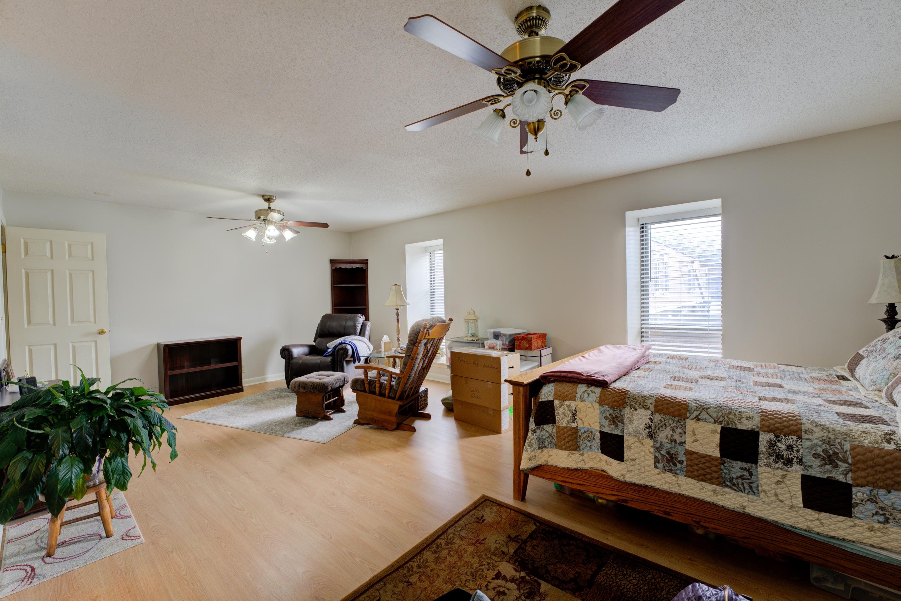 1860 W POPLAR WOODS CIR Unit: 4