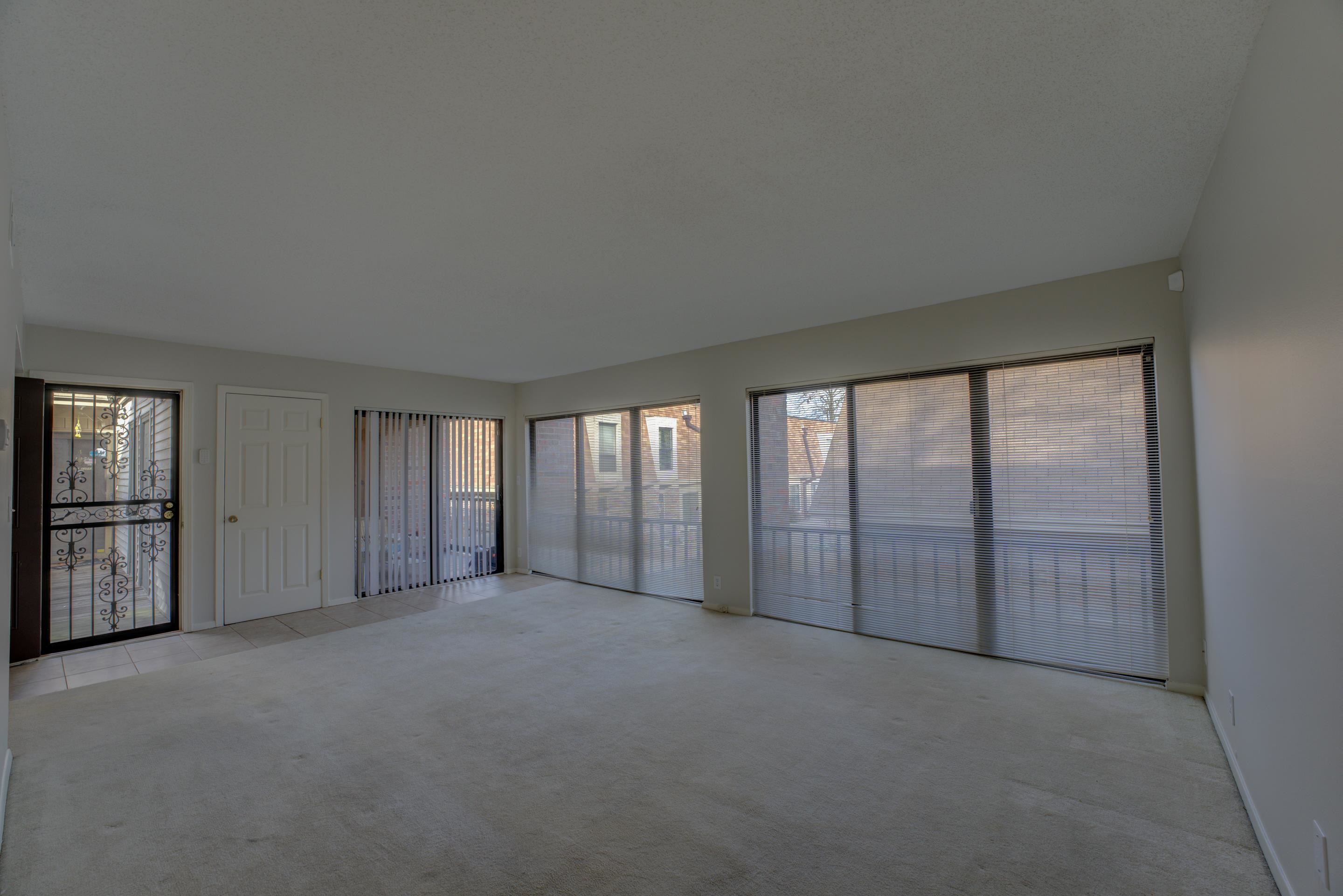 1860 W POPLAR WOODS CIR Unit: 4