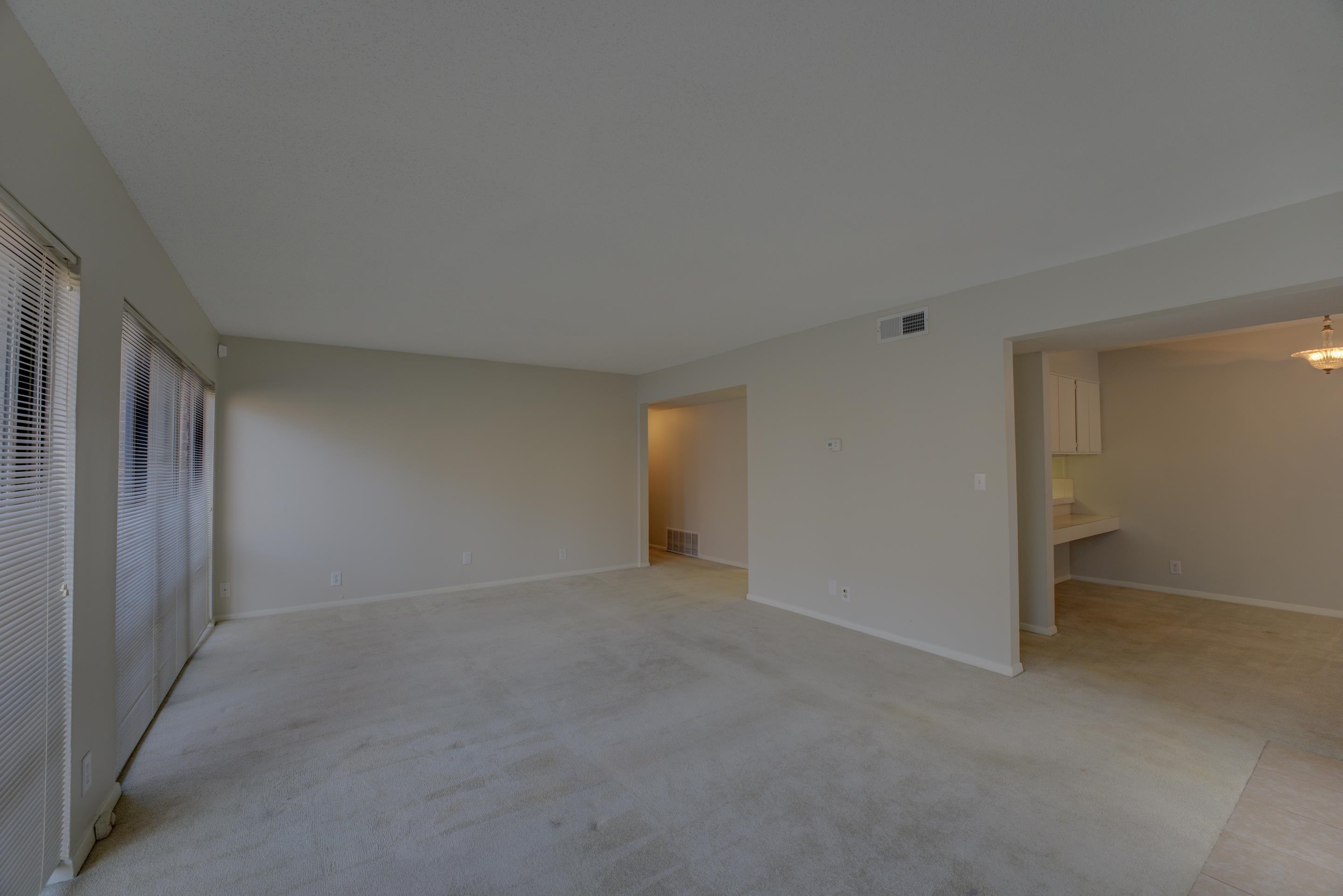 1860 W POPLAR WOODS CIR Unit: 4