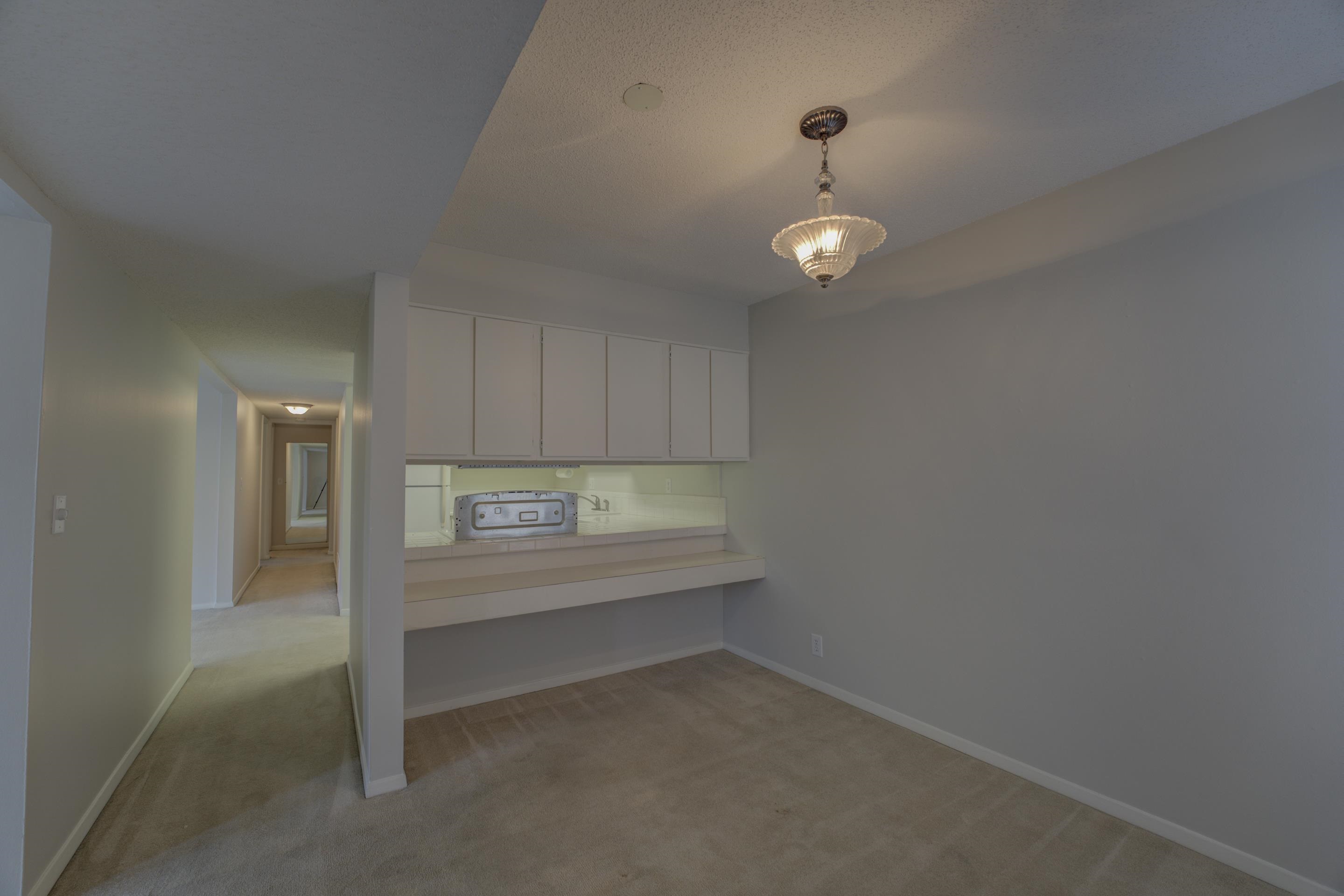 1860 W POPLAR WOODS CIR Unit: 4