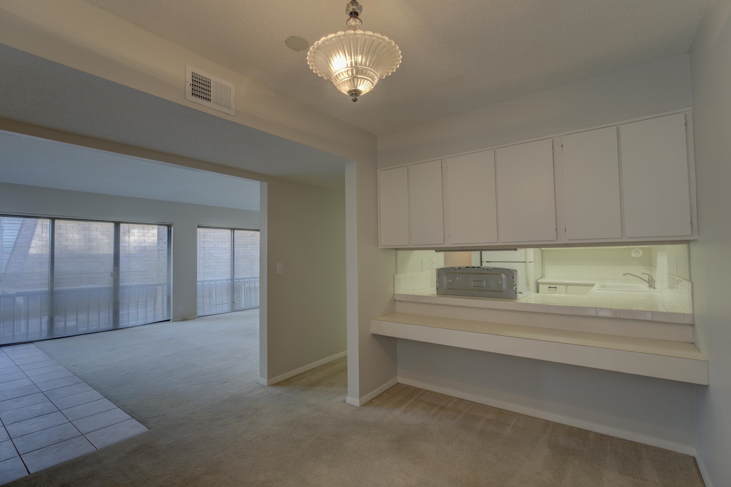 1860 W POPLAR WOODS CIR Unit: 4