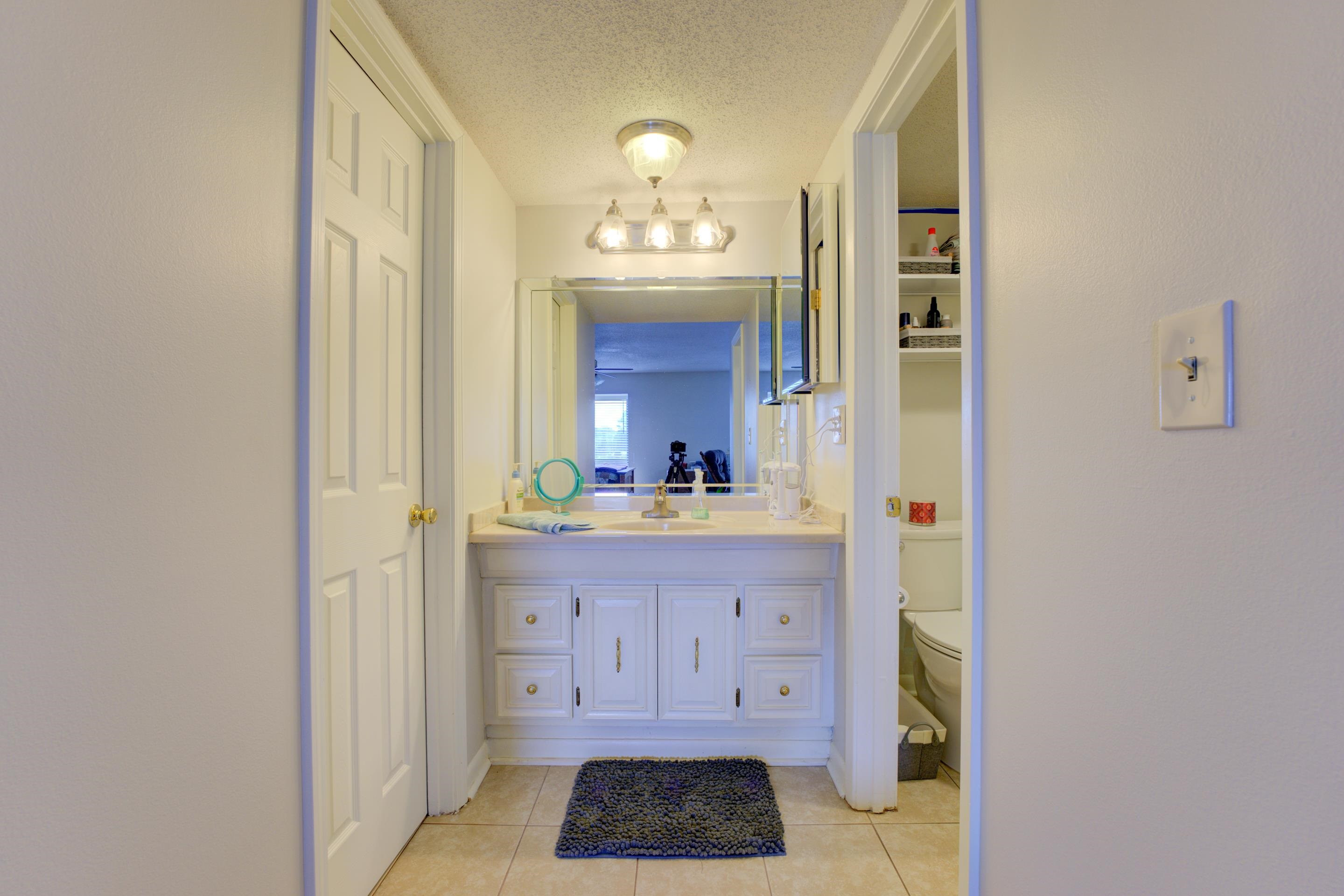 1860 W POPLAR WOODS CIR Unit: 4