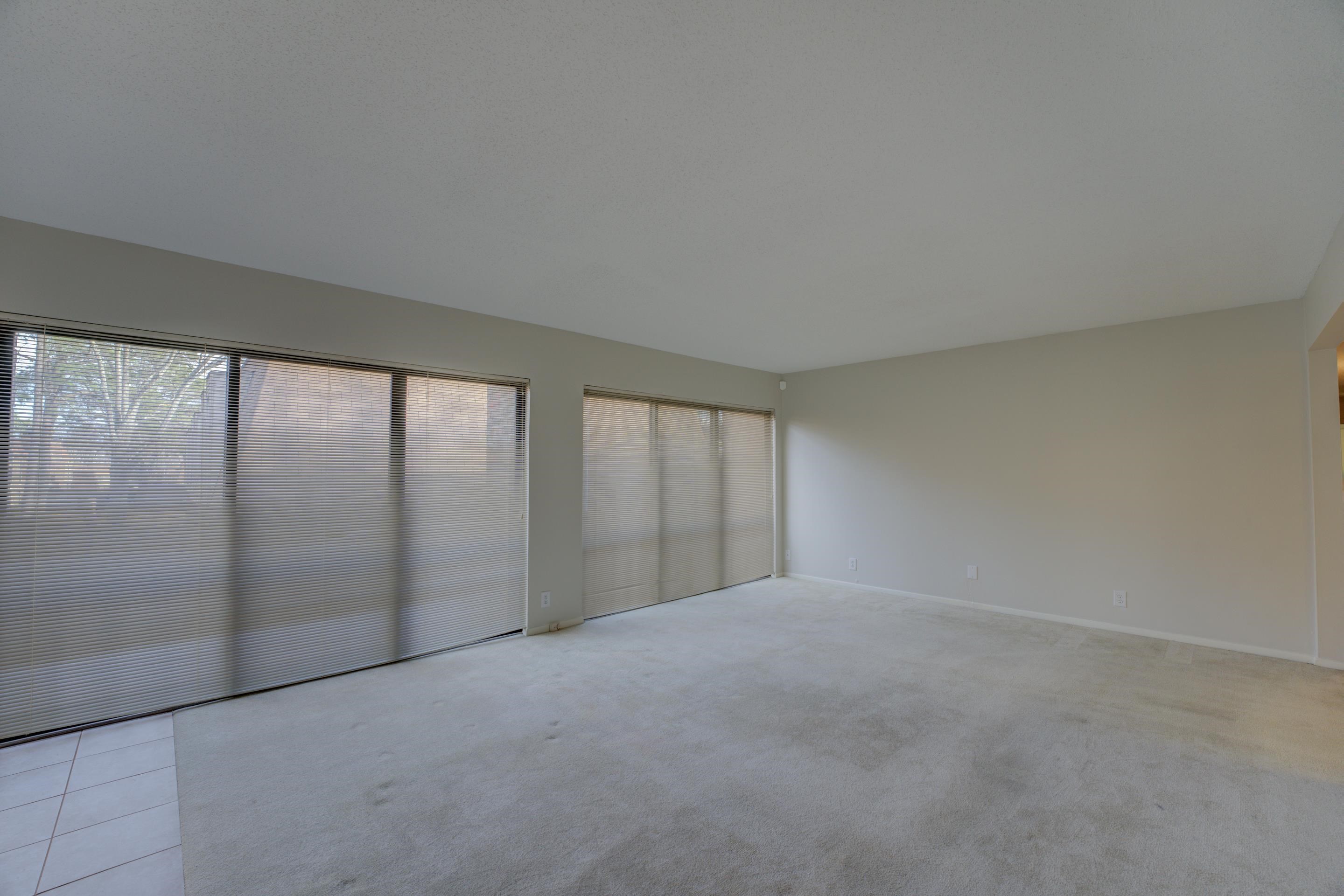 1860 W POPLAR WOODS CIR Unit: 4