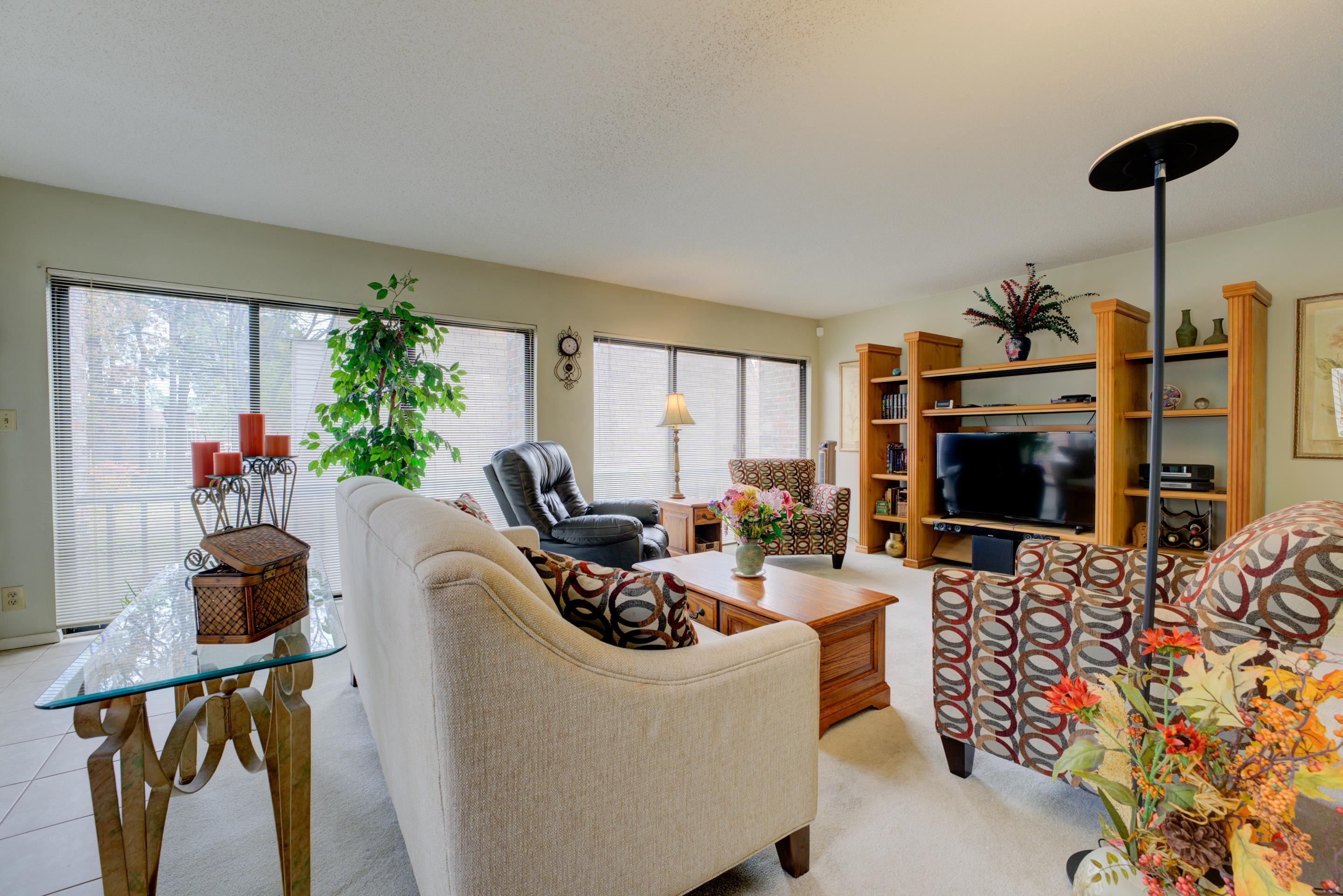 1860 W POPLAR WOODS CIR Unit: 4