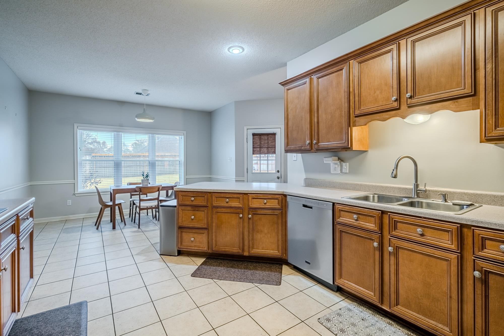 5026 FRENCH BROAD LN