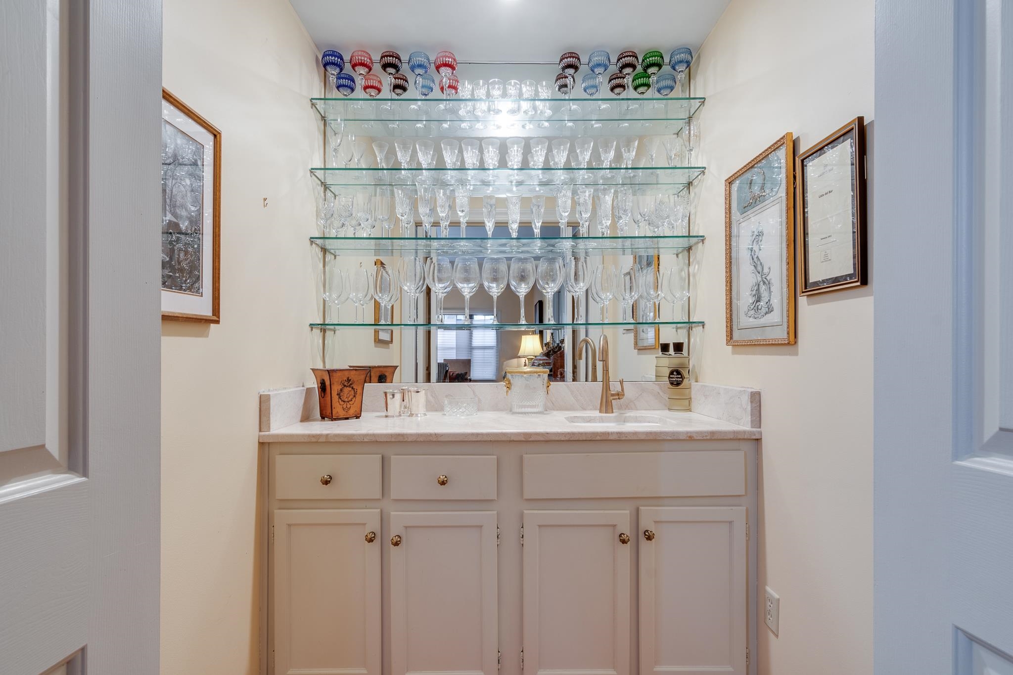 585 S GREER ST Unit: 403