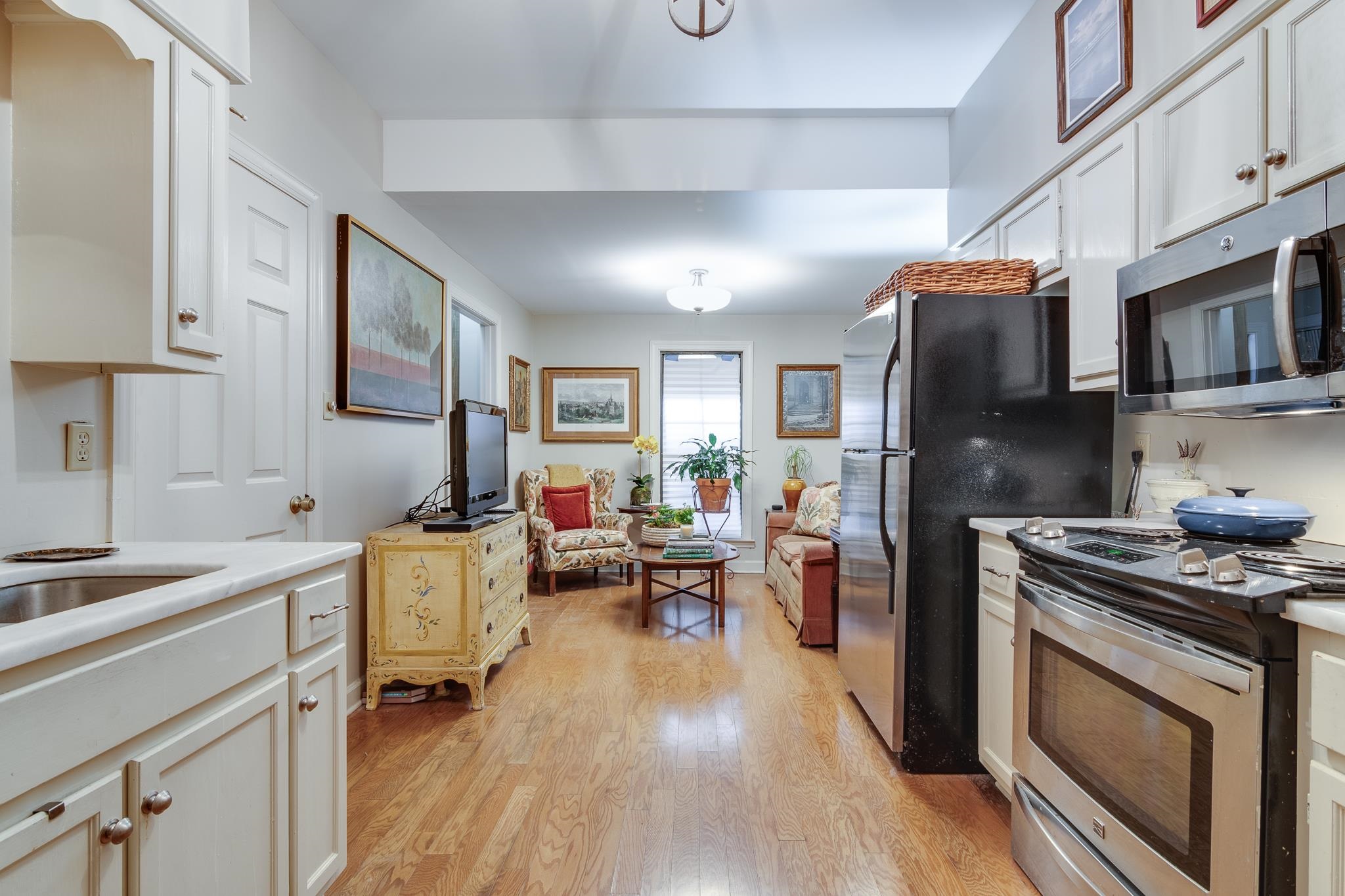 585 S GREER ST Unit: 403