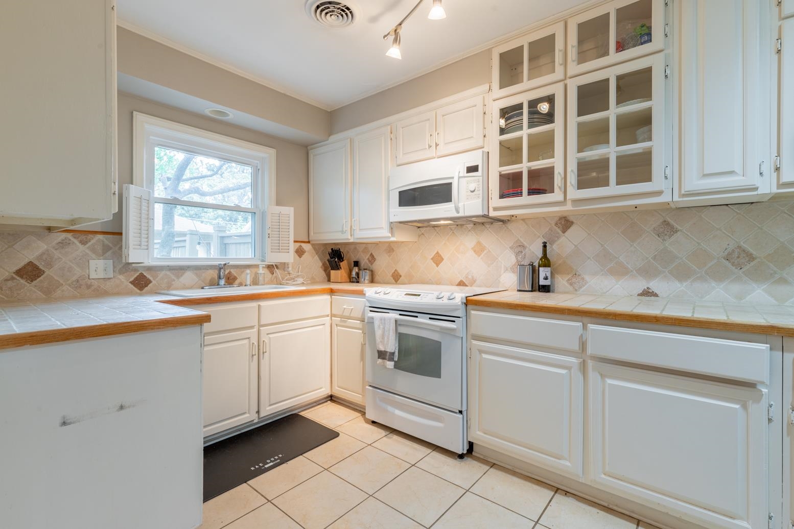 3696 HIGHLAND PARK PL