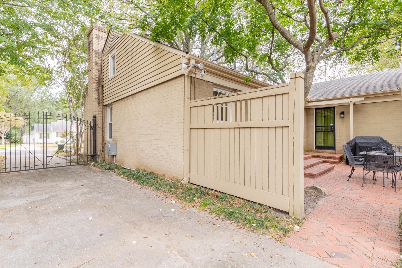 3696 HIGHLAND PARK PL