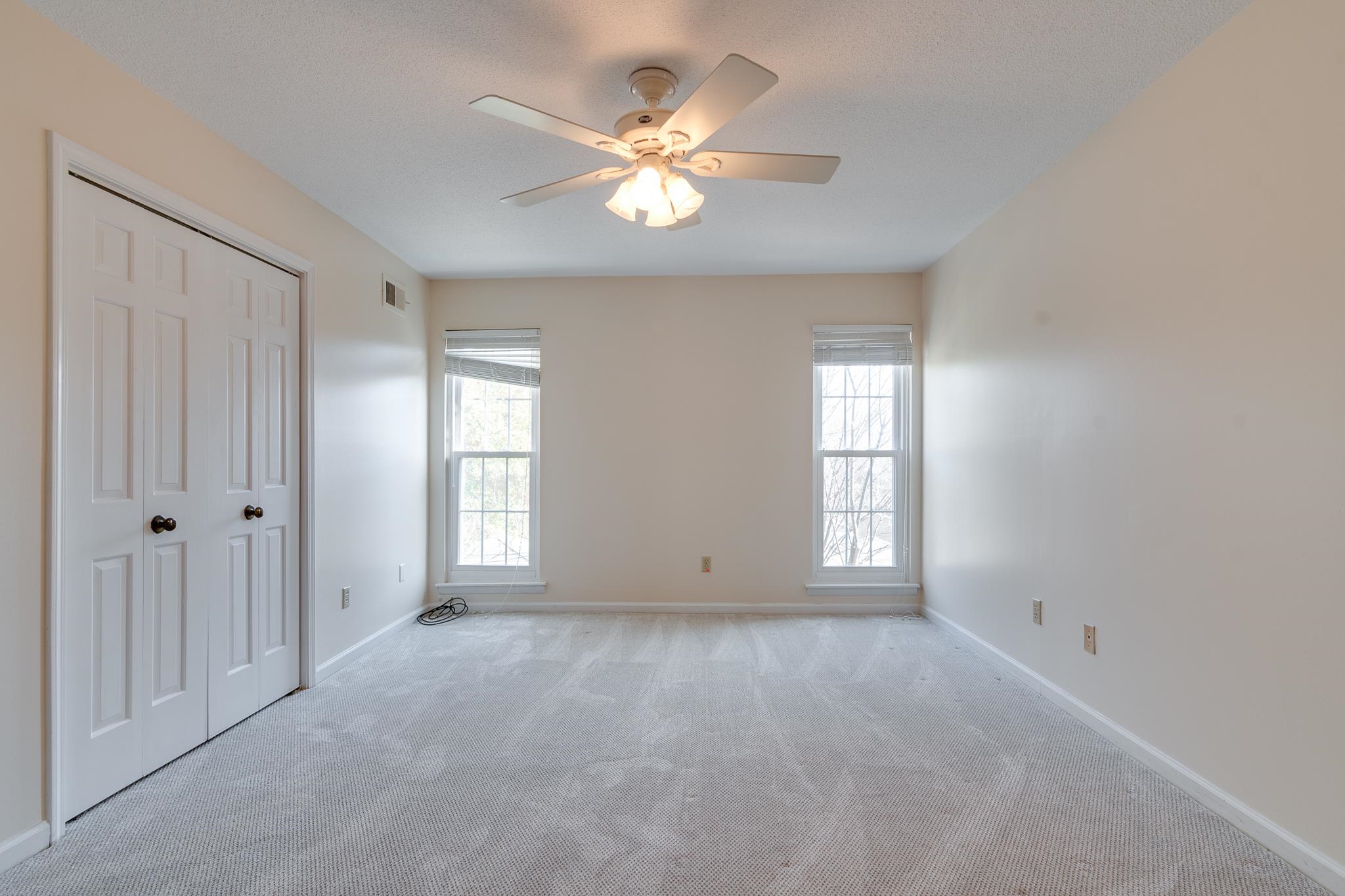 2040 RESTINGTON LN Unit: 2040