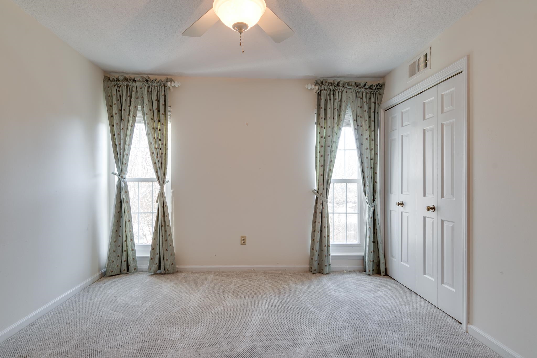 2040 RESTINGTON LN Unit: 2040