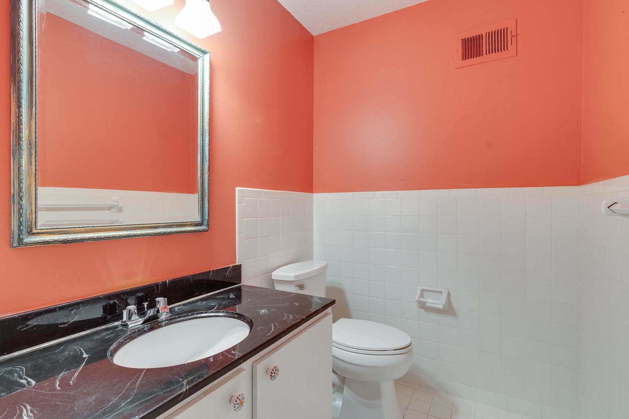 2040 RESTINGTON LN Unit: 2040