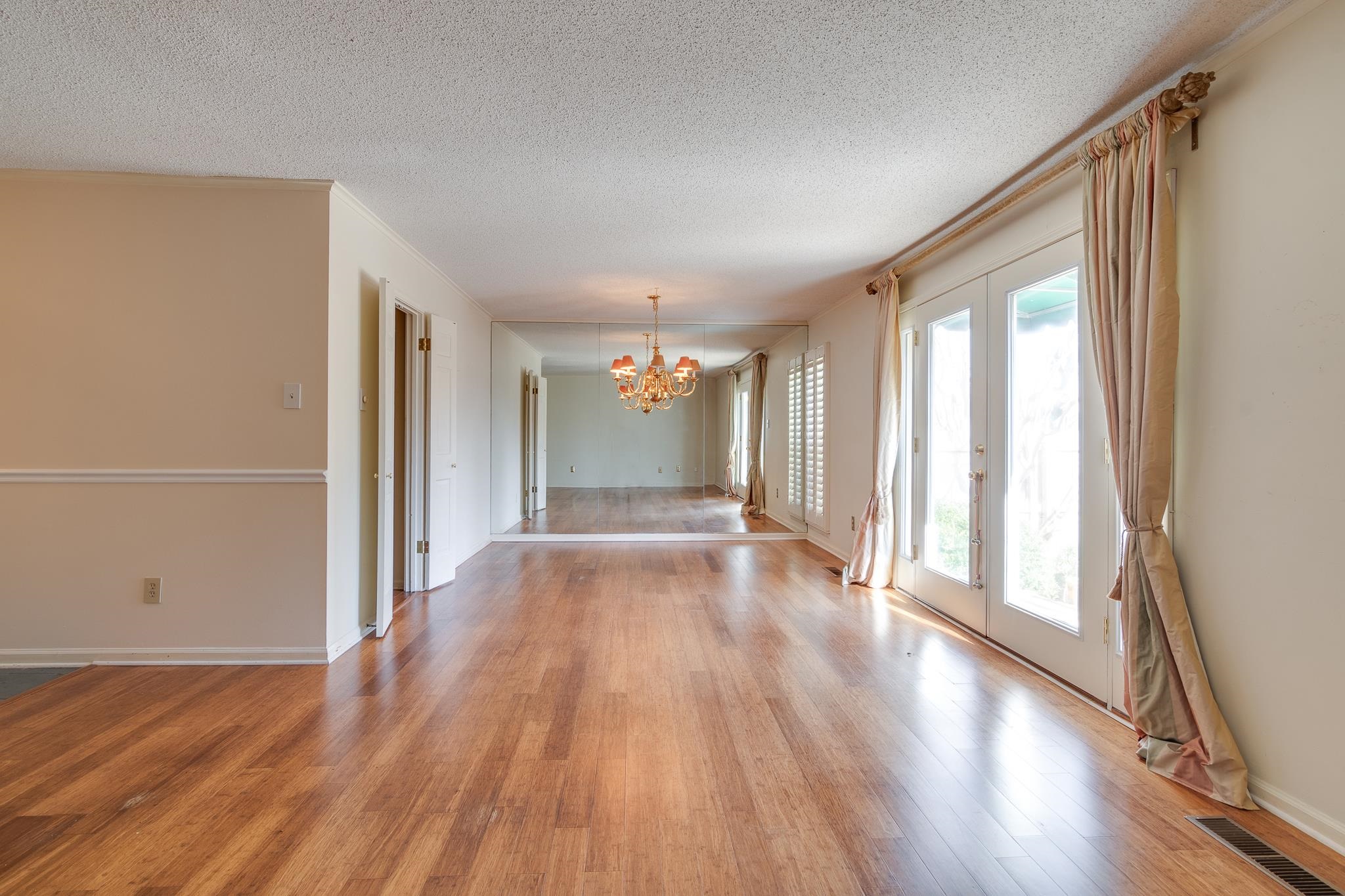 2040 RESTINGTON LN Unit: 2040