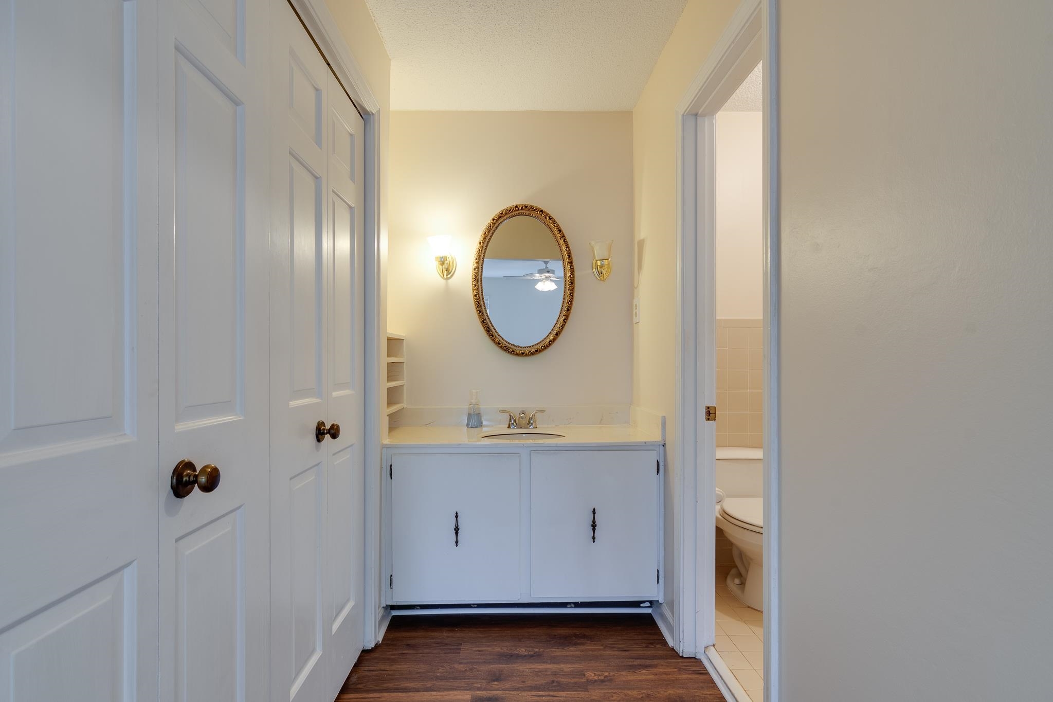 2040 RESTINGTON LN Unit: 2040