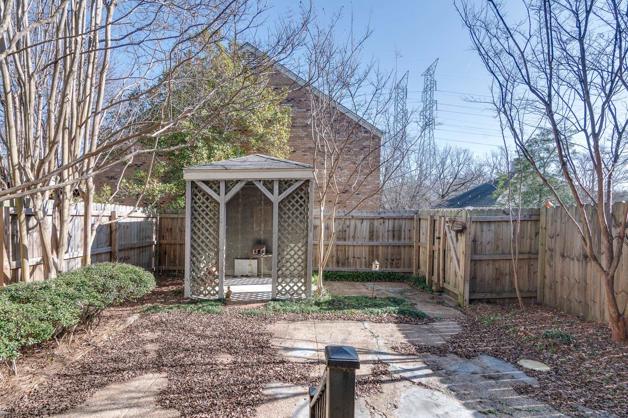 2040 RESTINGTON LN Unit: 2040