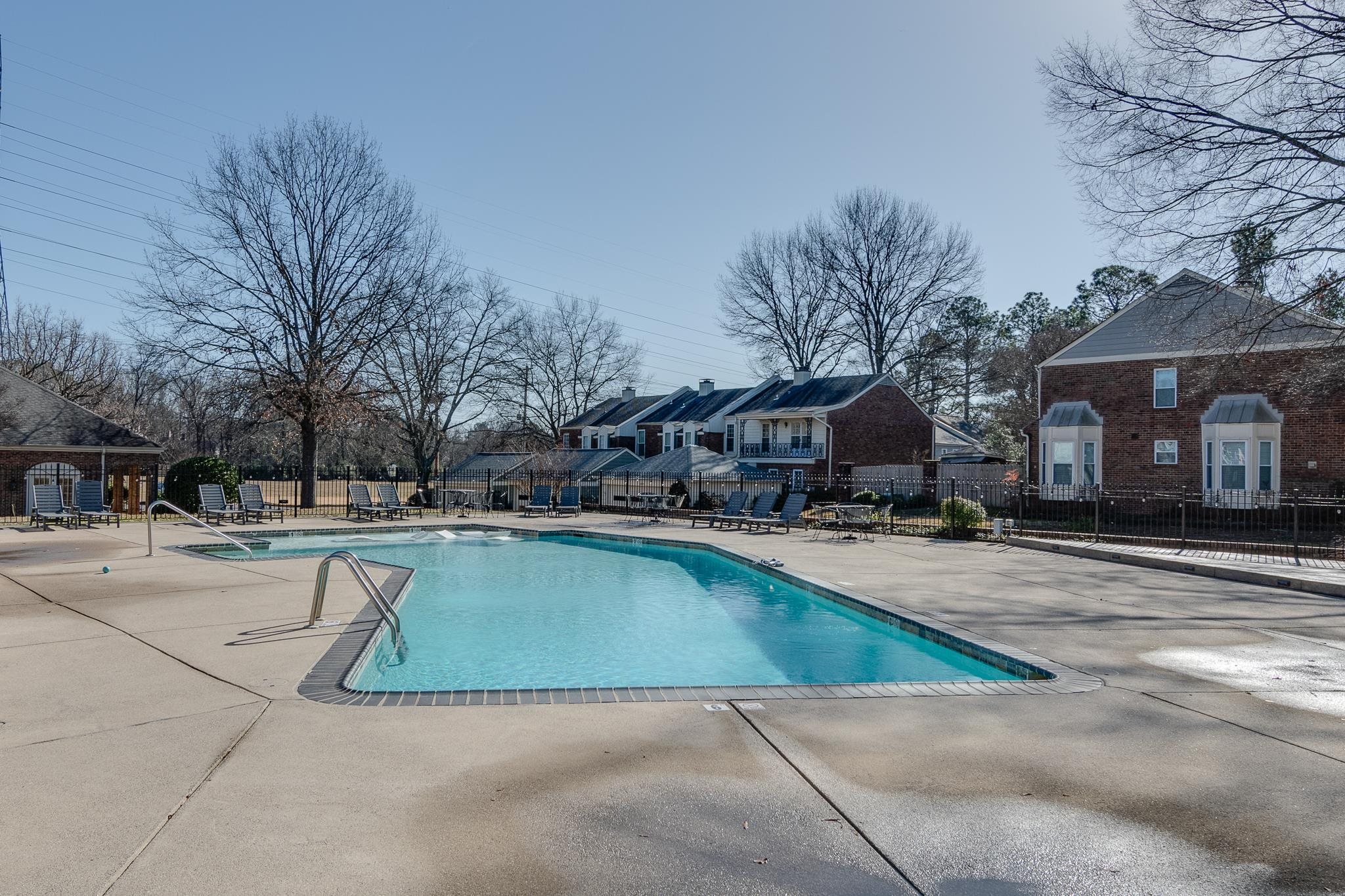 2040 RESTINGTON LN Unit: 2040