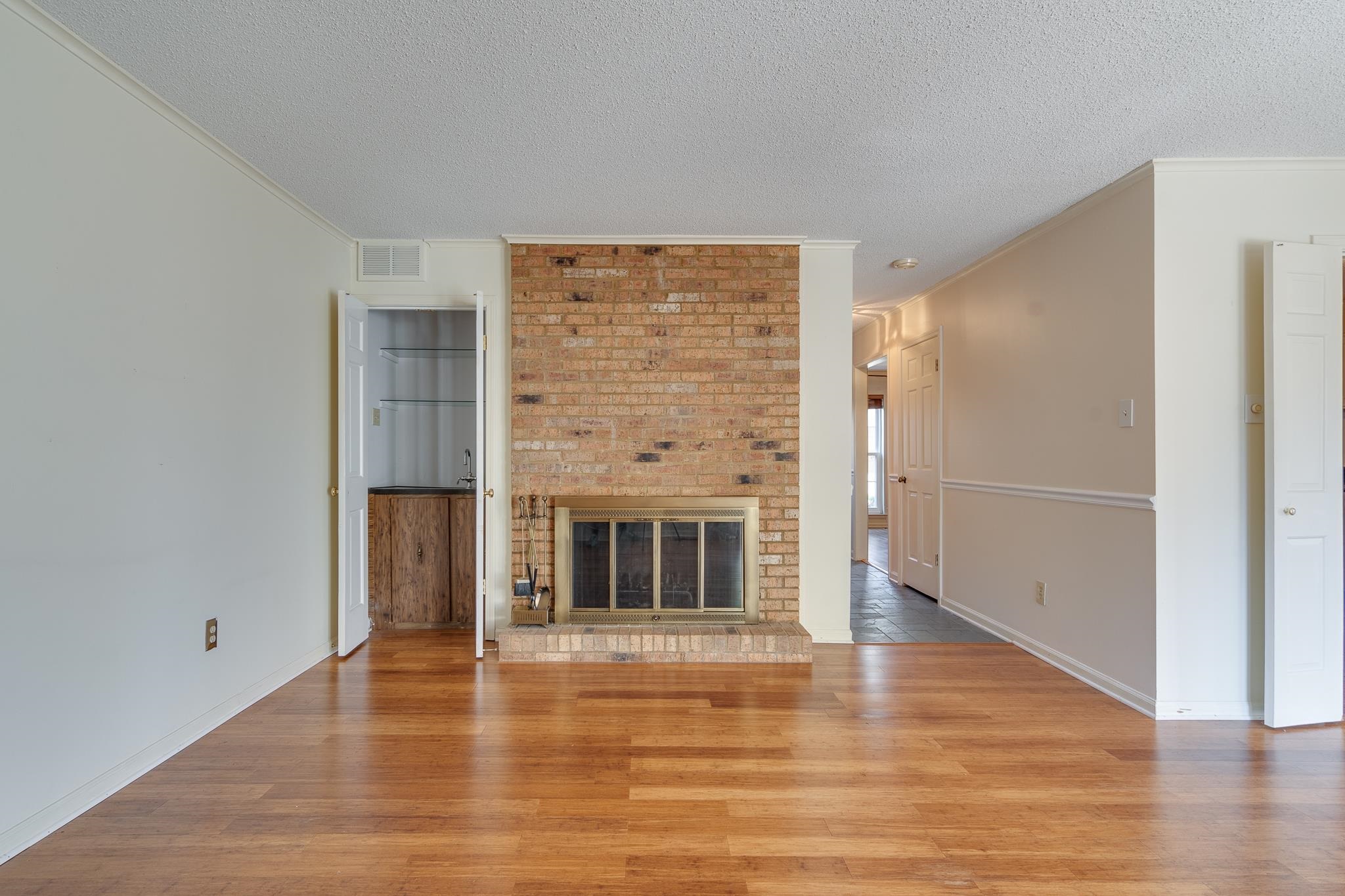 2040 RESTINGTON LN Unit: 2040