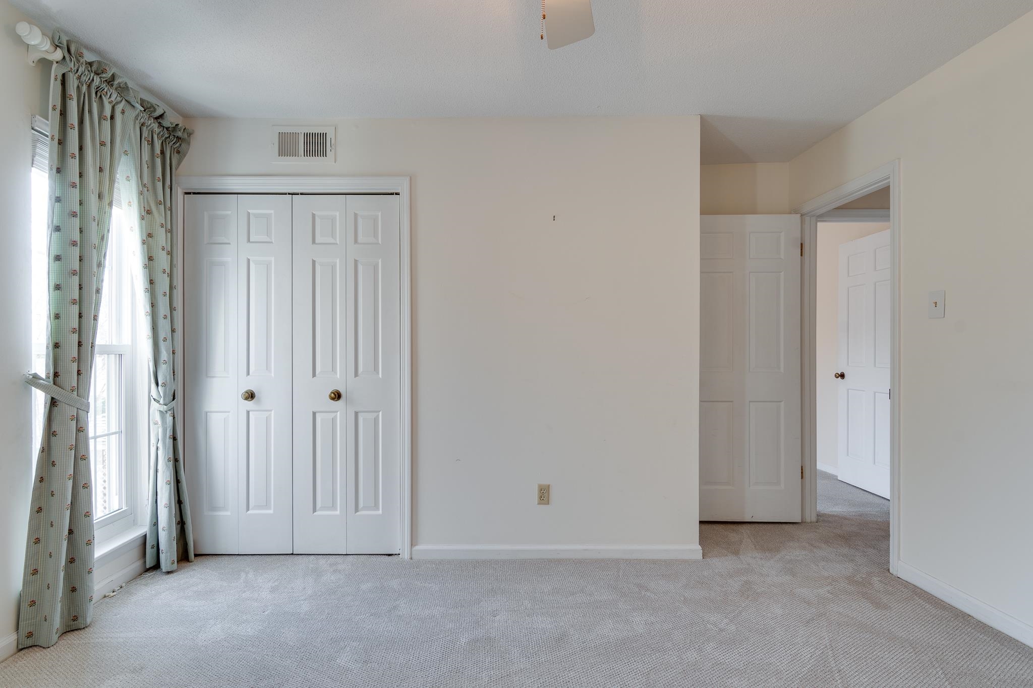 2040 RESTINGTON LN Unit: 2040