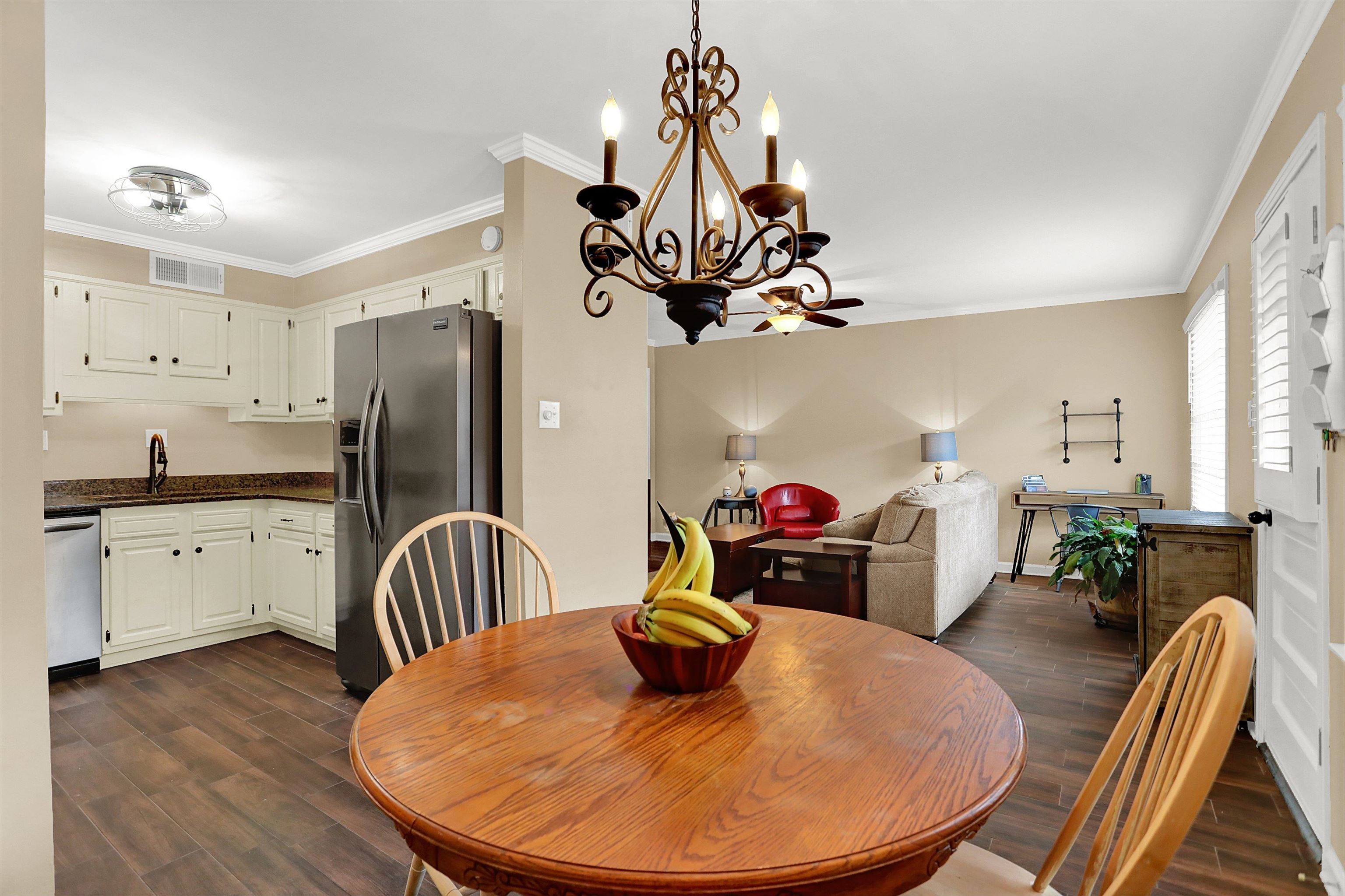 6971 FORDS STATION DR