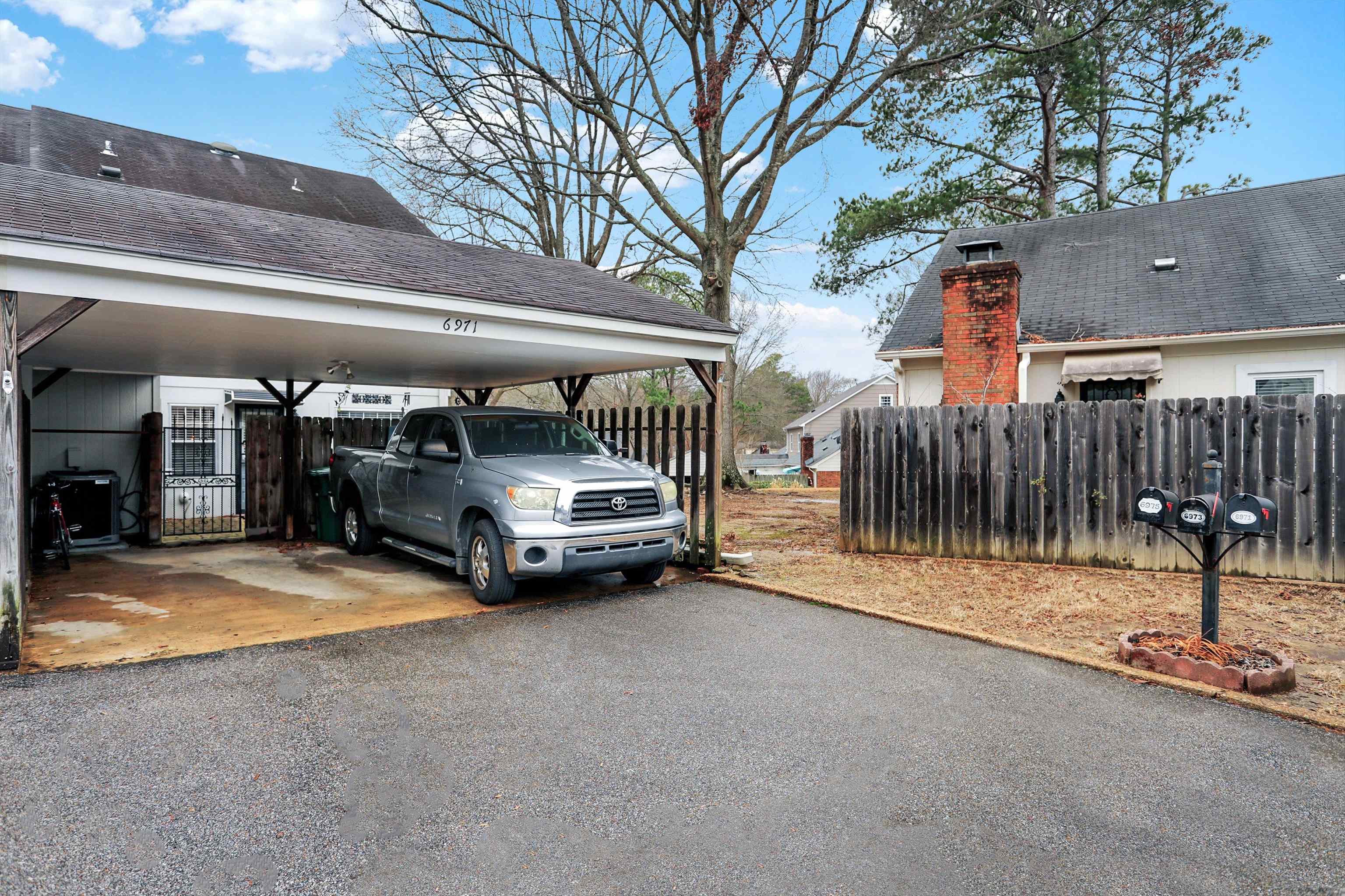 6971 FORDS STATION DR