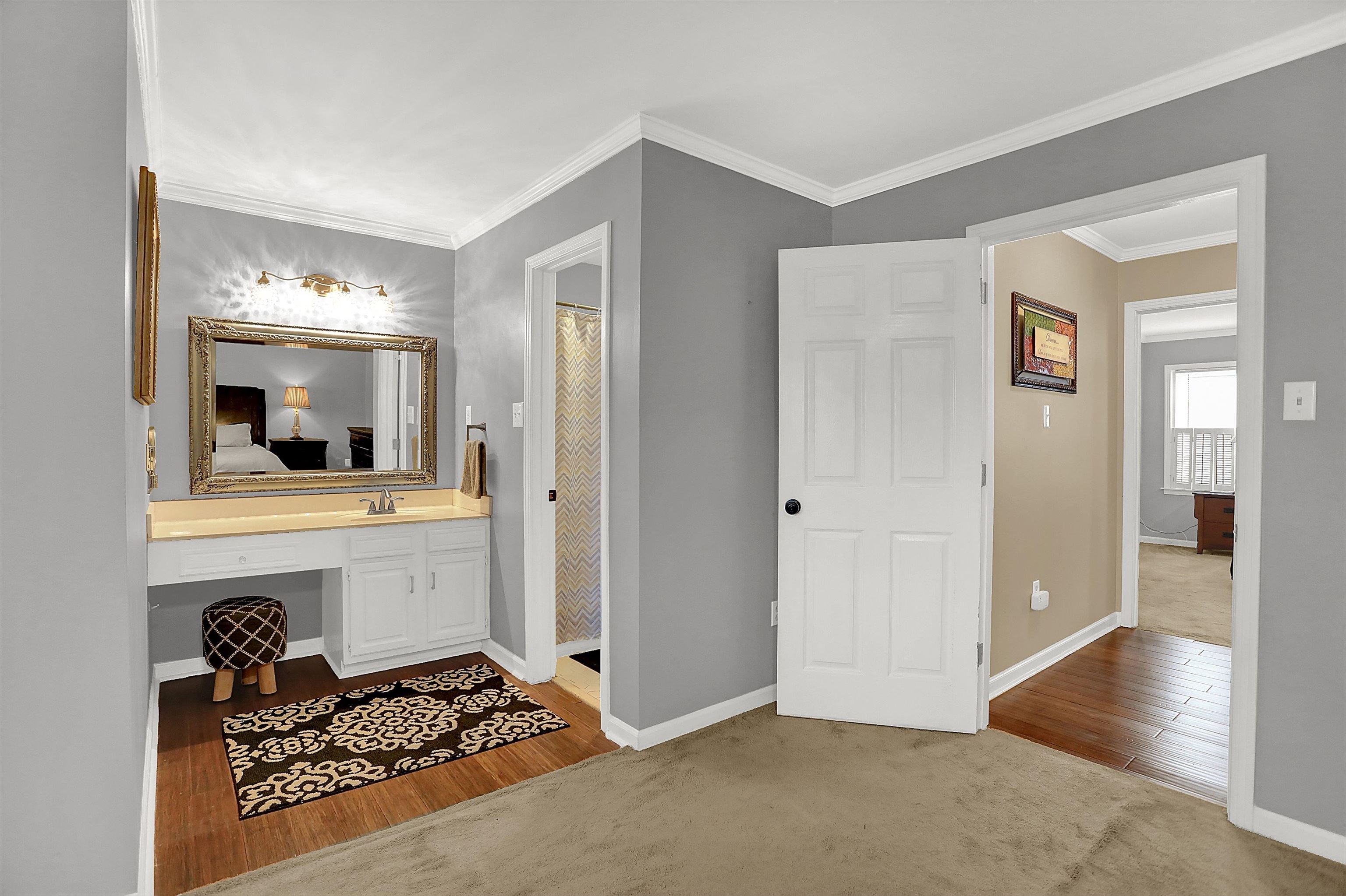 6971 FORDS STATION DR