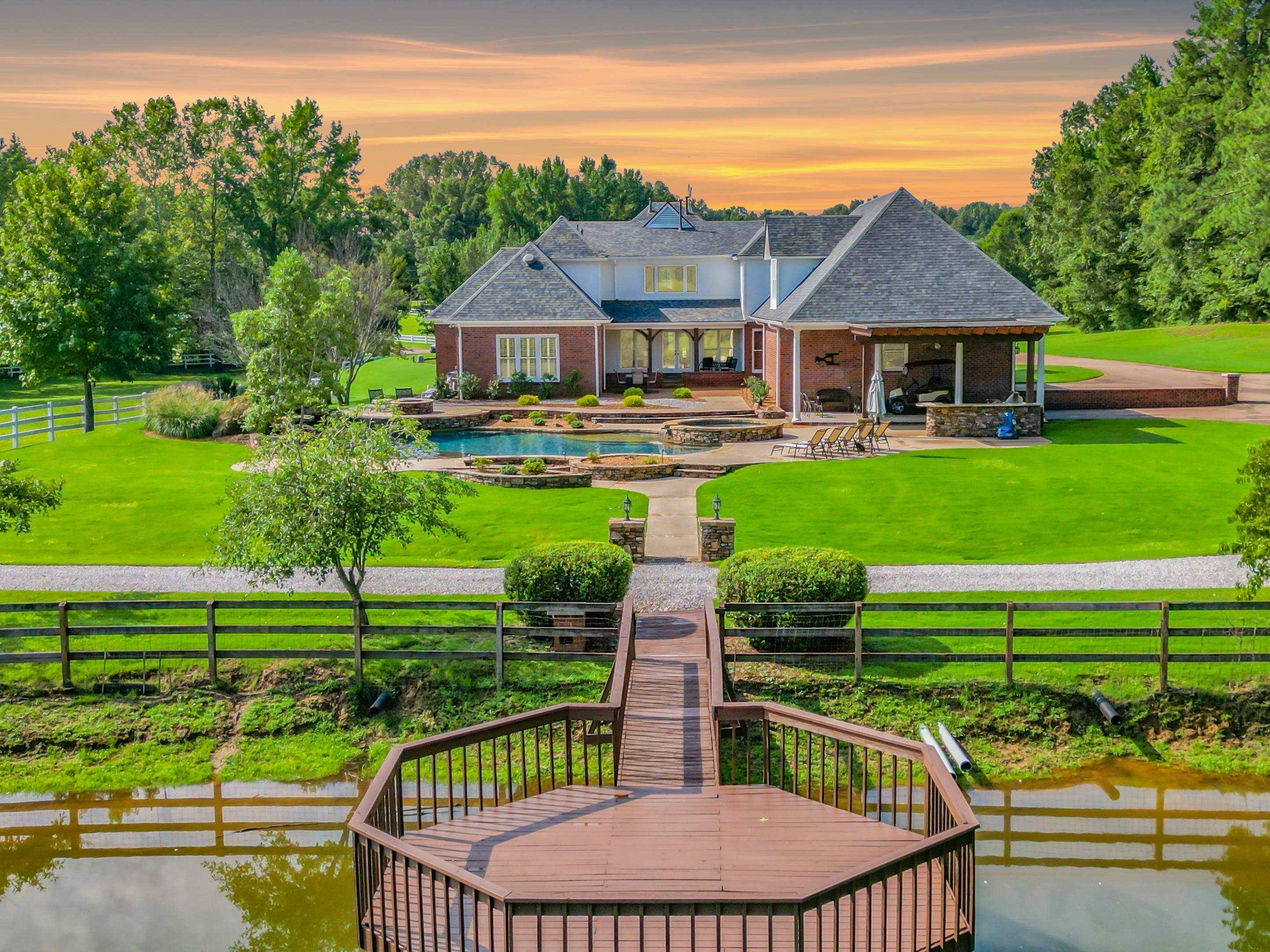 2165 LATTING HILLS CV