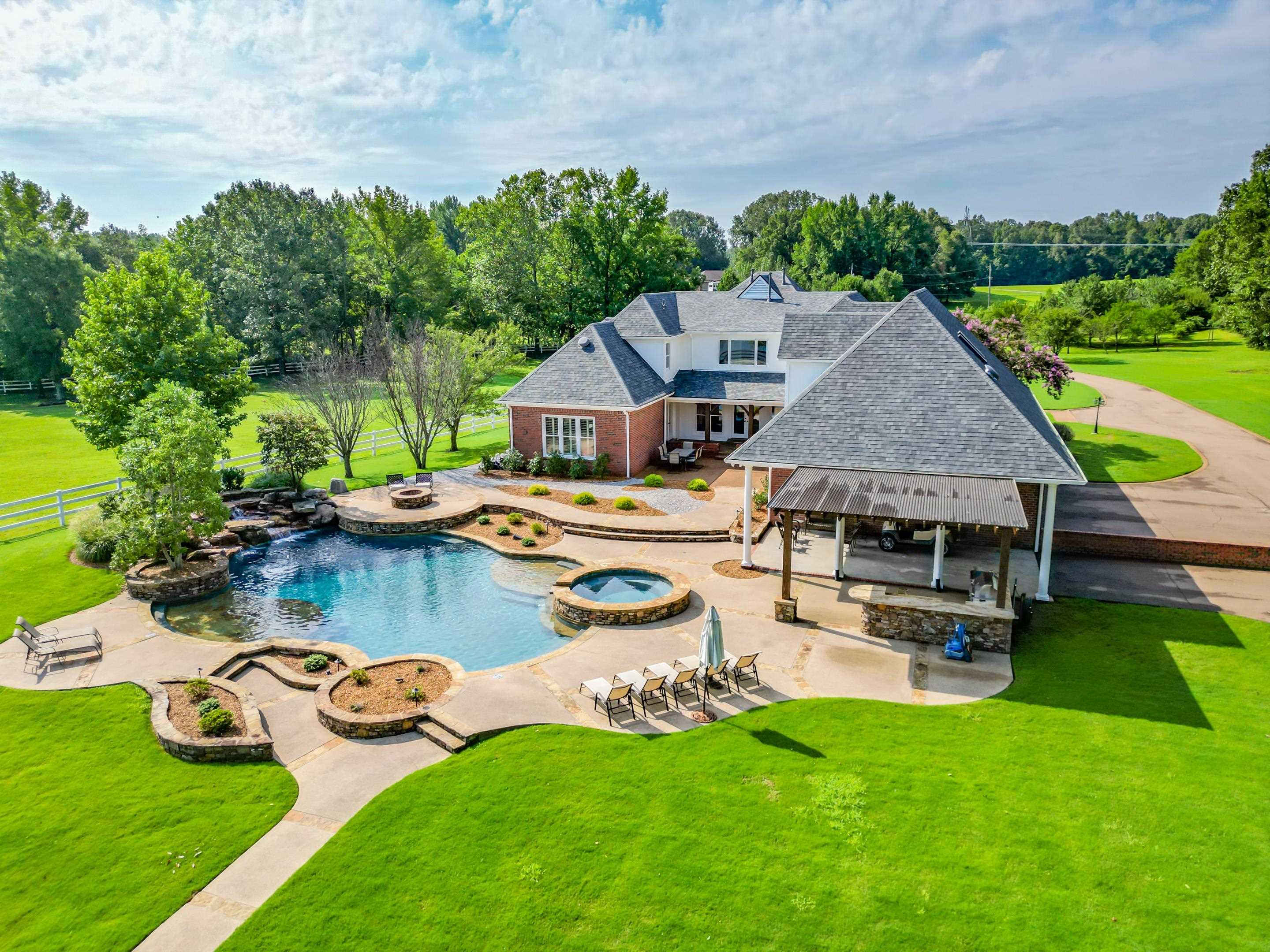 2165 LATTING HILLS CV