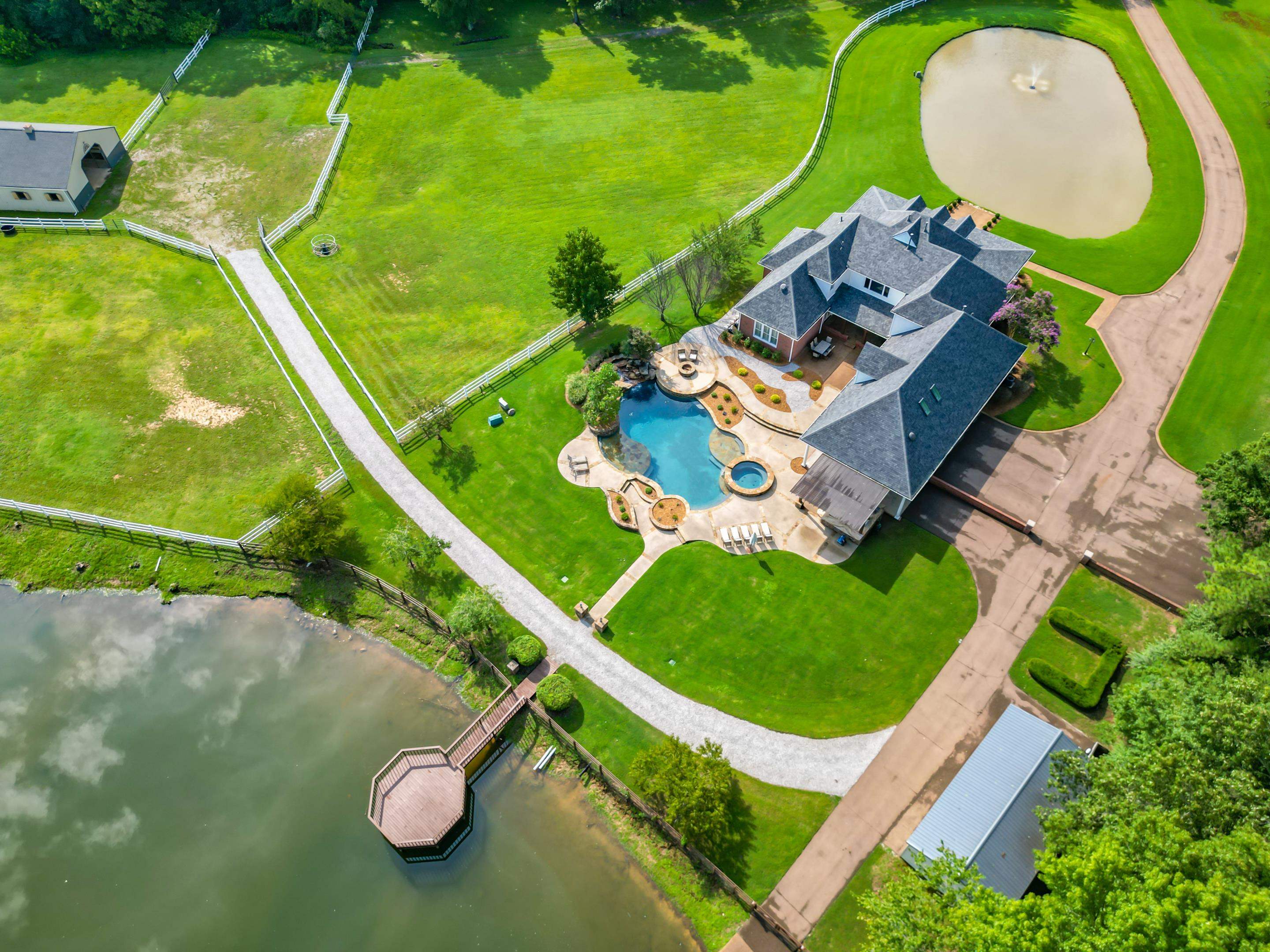 2165 LATTING HILLS CV