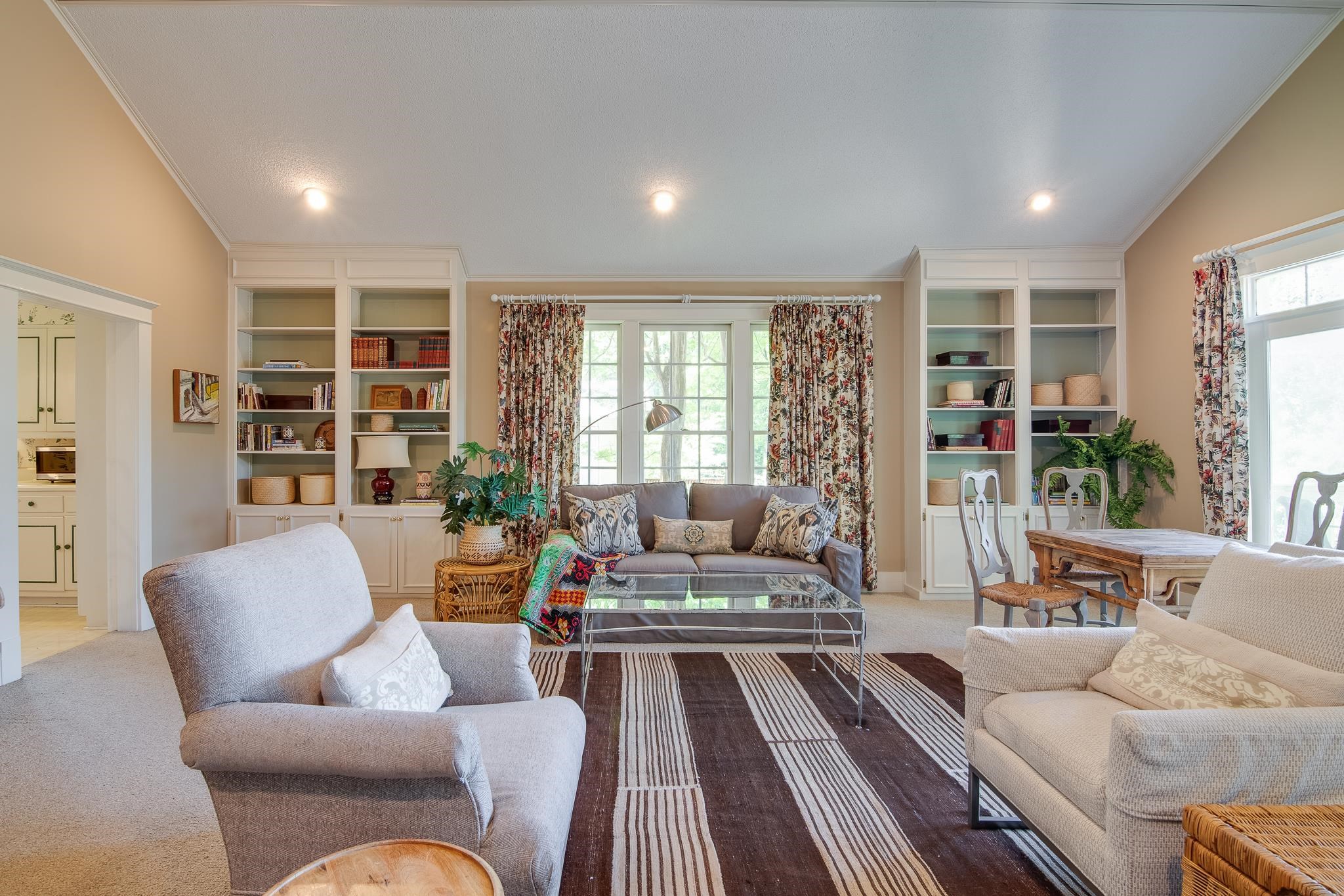 1766 EASTMORELAND AVE