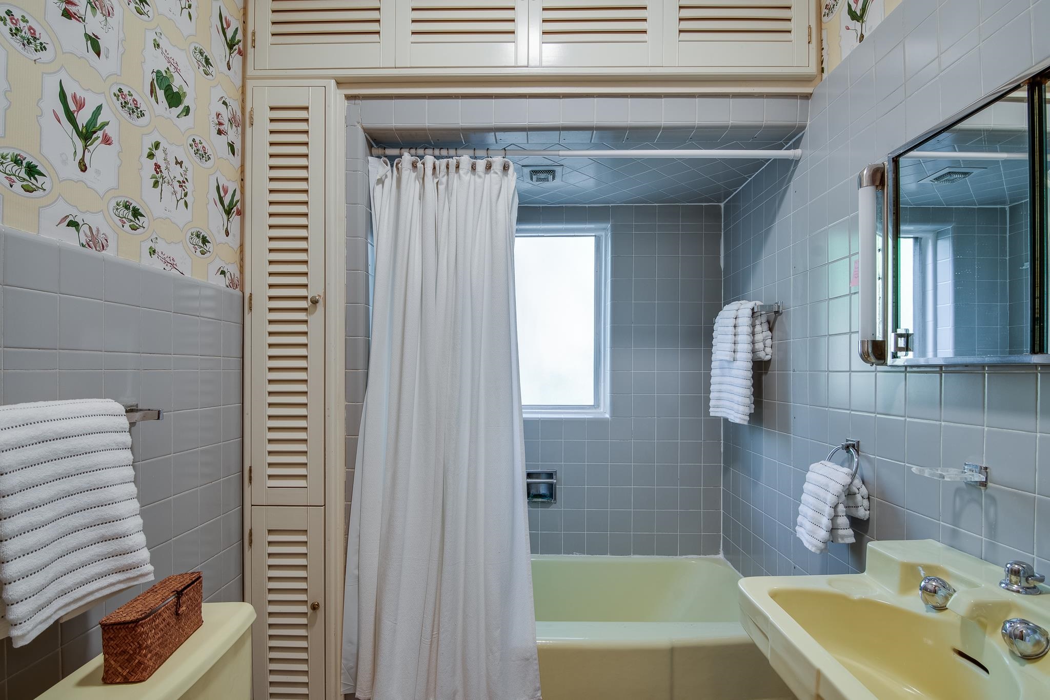 1766 EASTMORELAND AVE