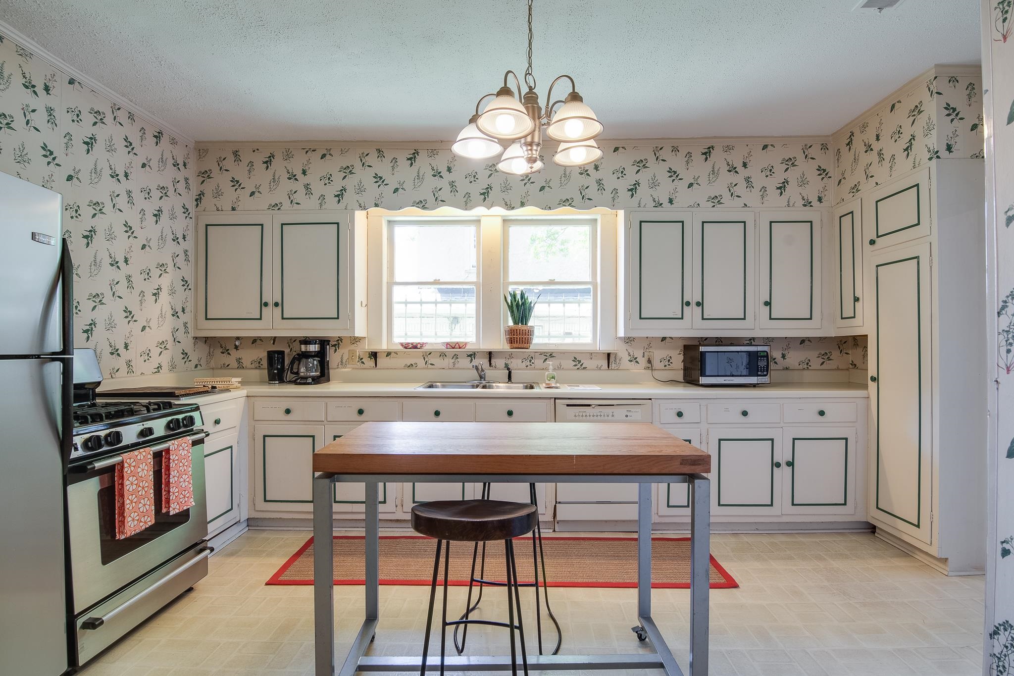 1766 EASTMORELAND AVE