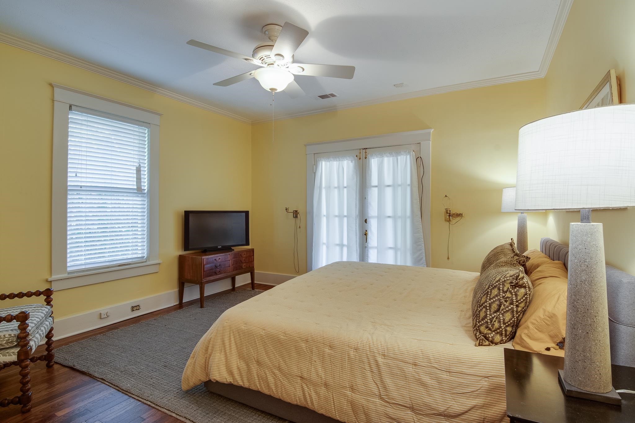 1766 EASTMORELAND AVE