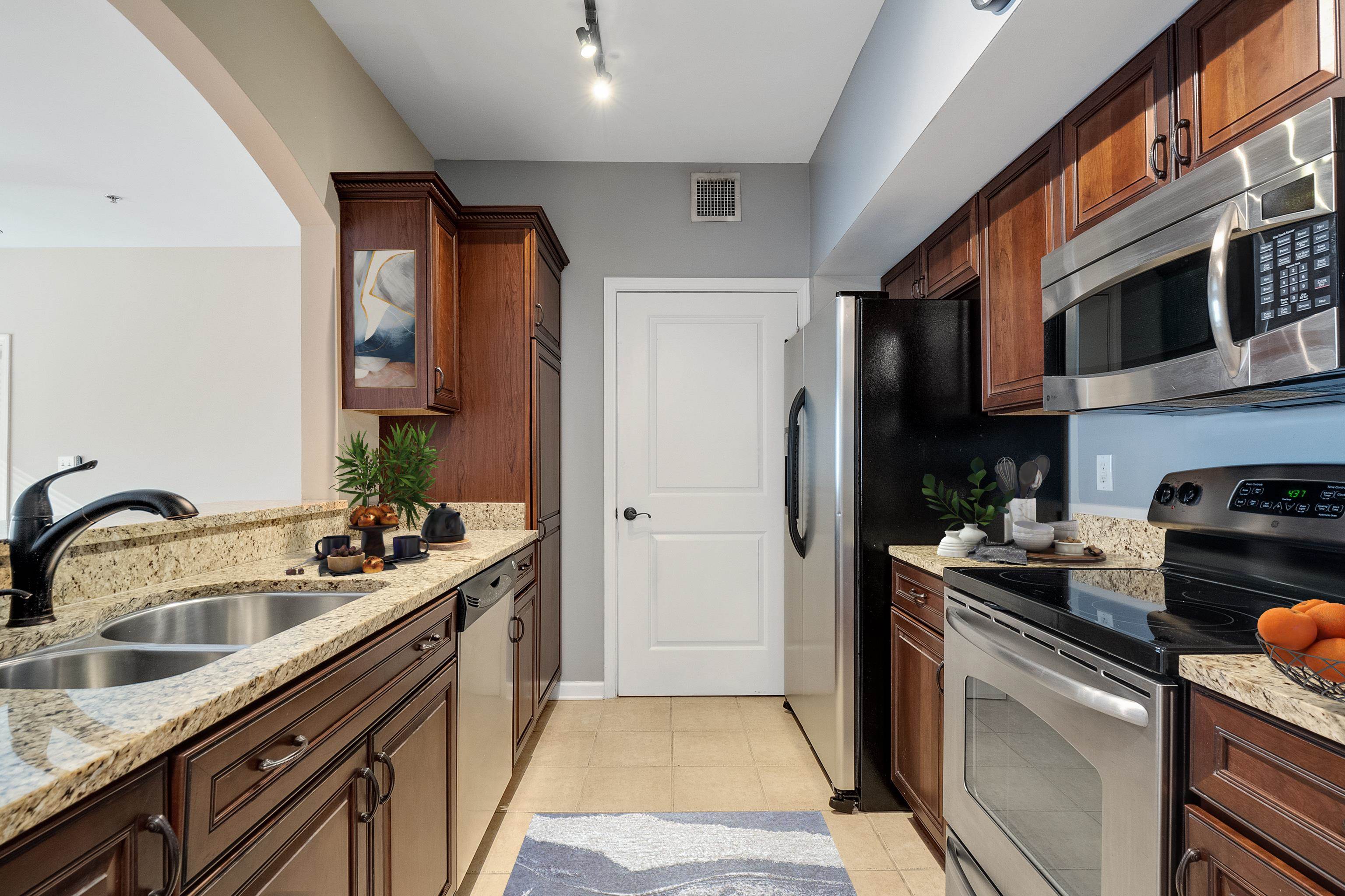 665 TENNESSEE ST Unit: 305