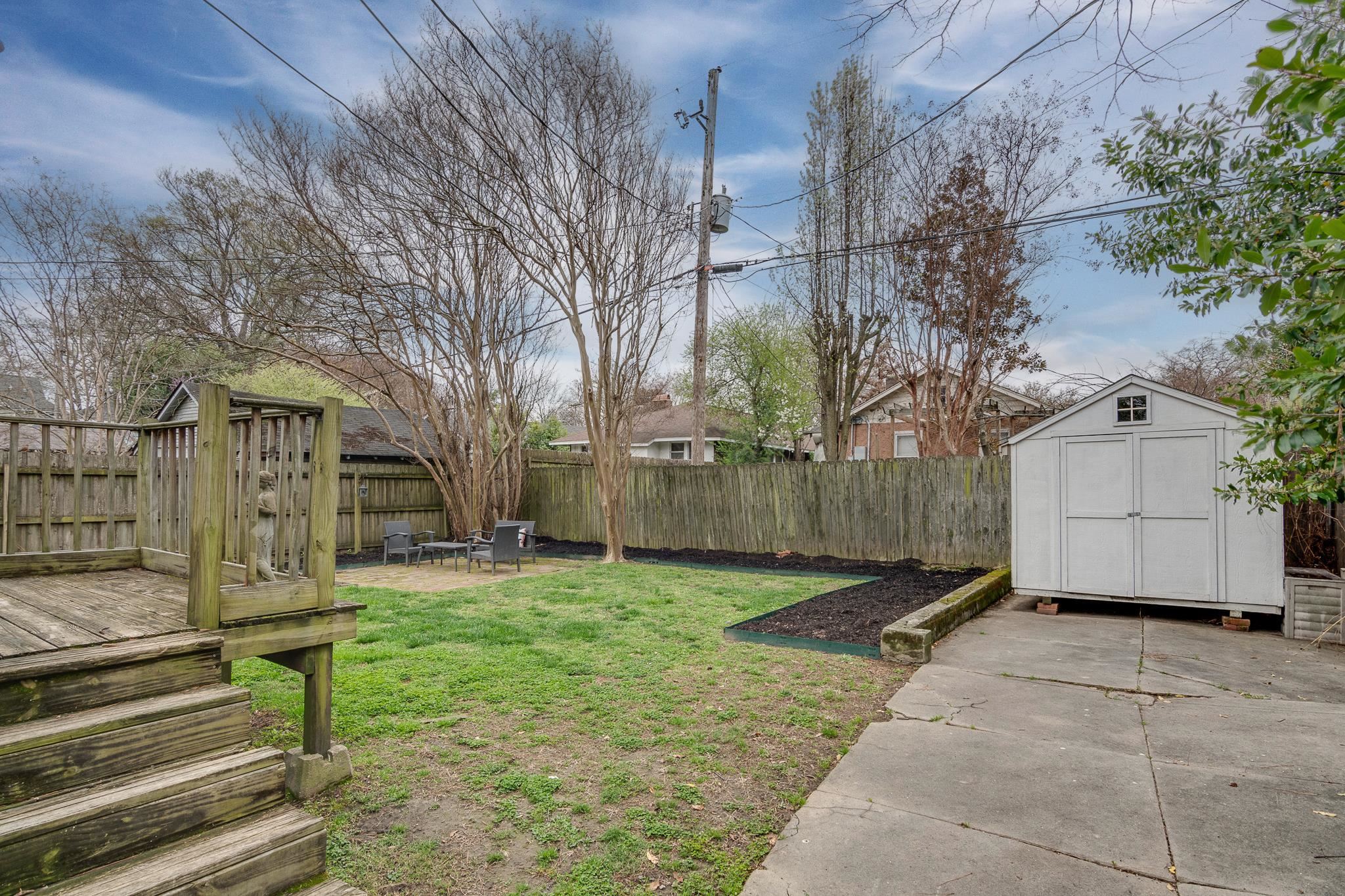 1641 LINDEN AVE