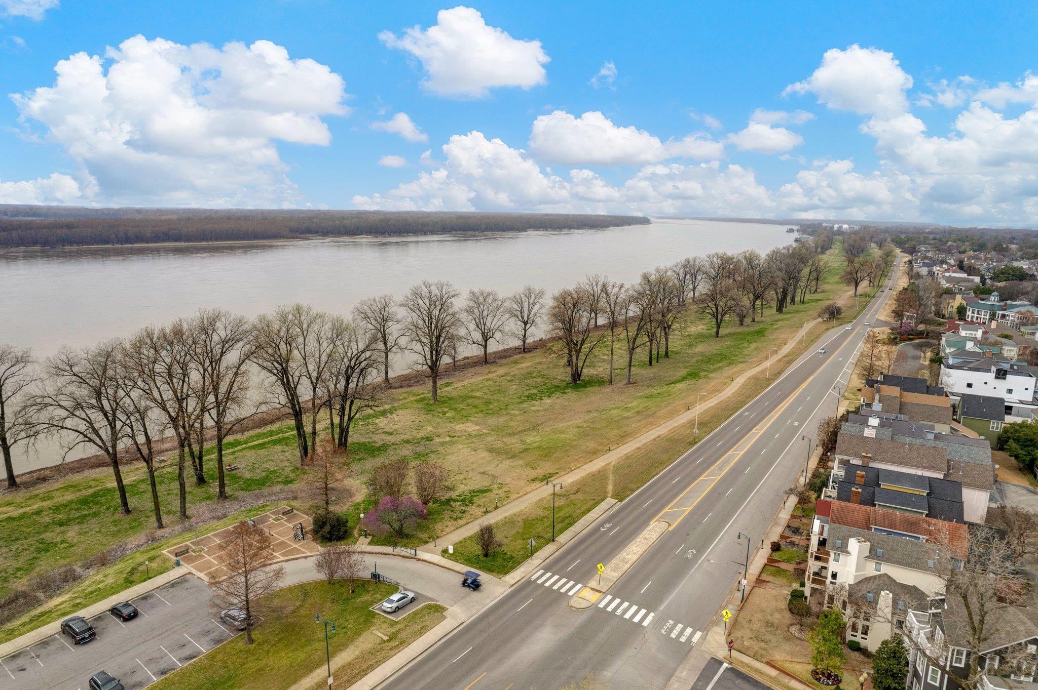 680 HARBOR BEND DR Unit: 107