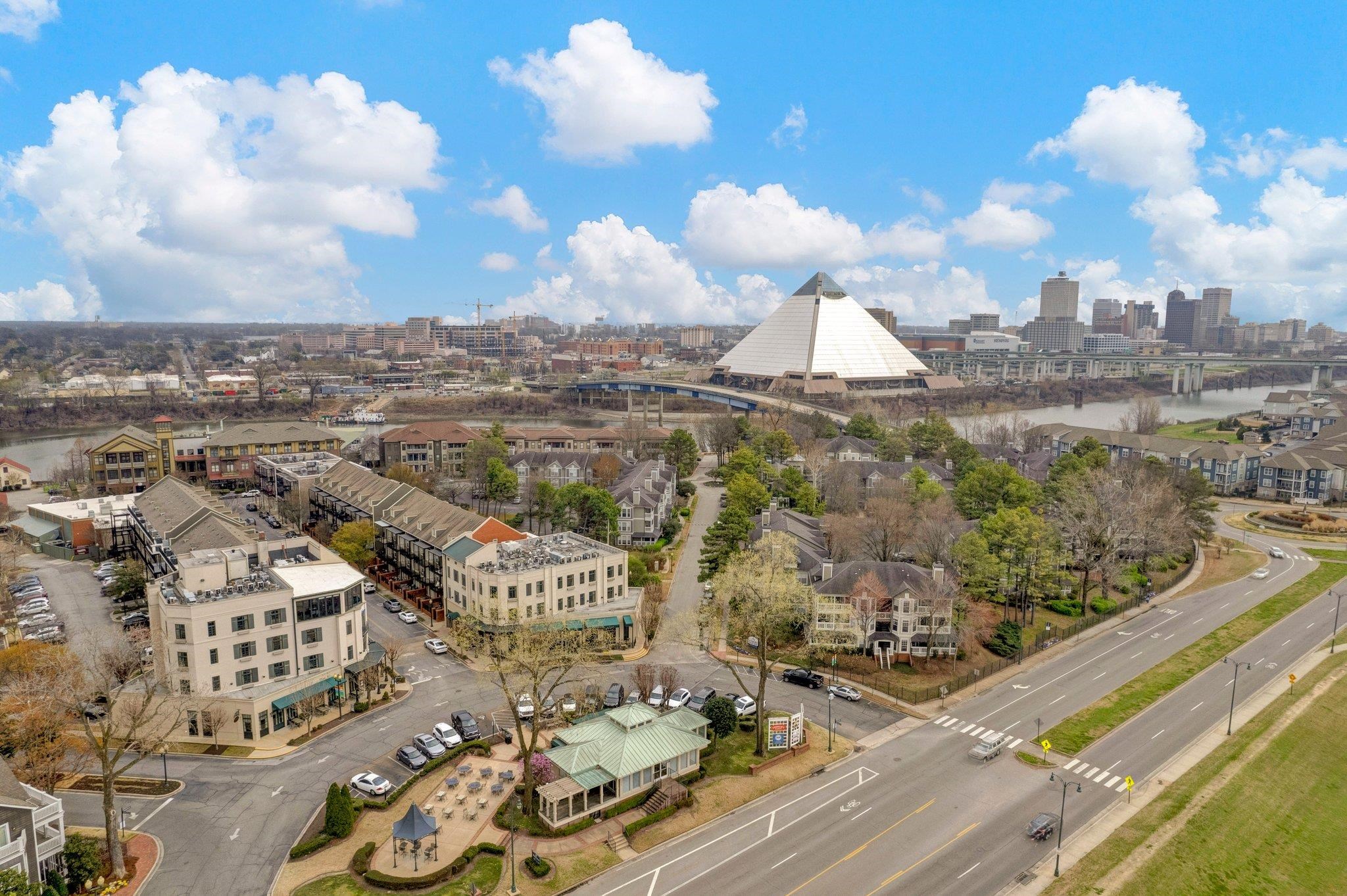 680 HARBOR BEND DR Unit: 107