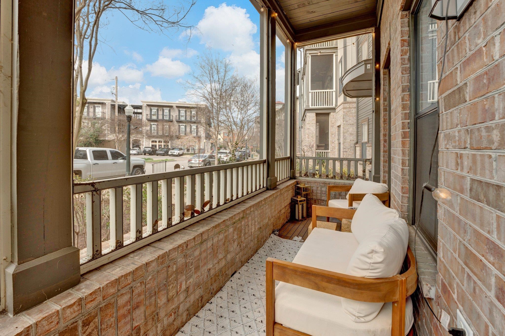 680 HARBOR BEND DR Unit: 107