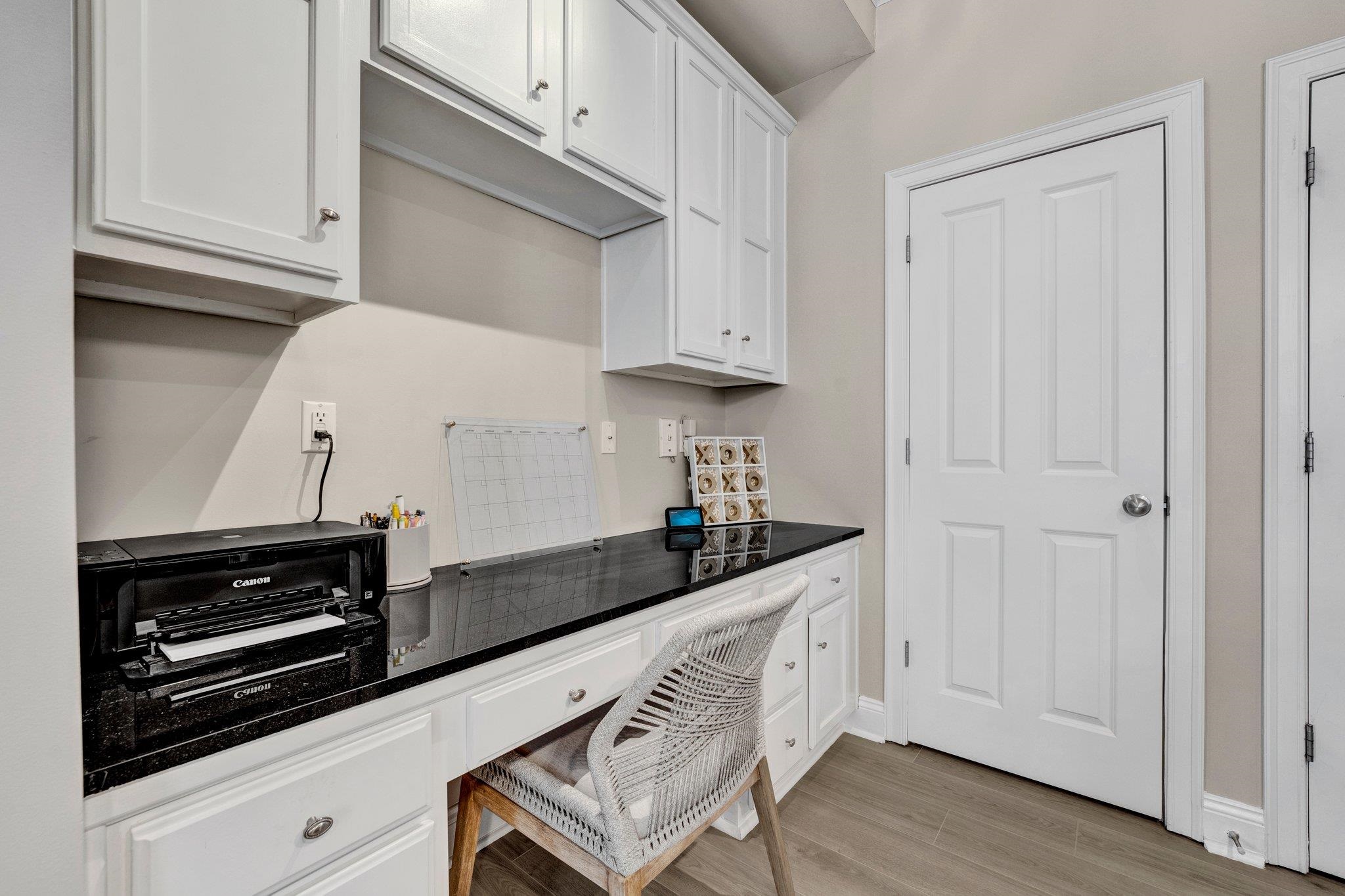 680 HARBOR BEND DR Unit: 107