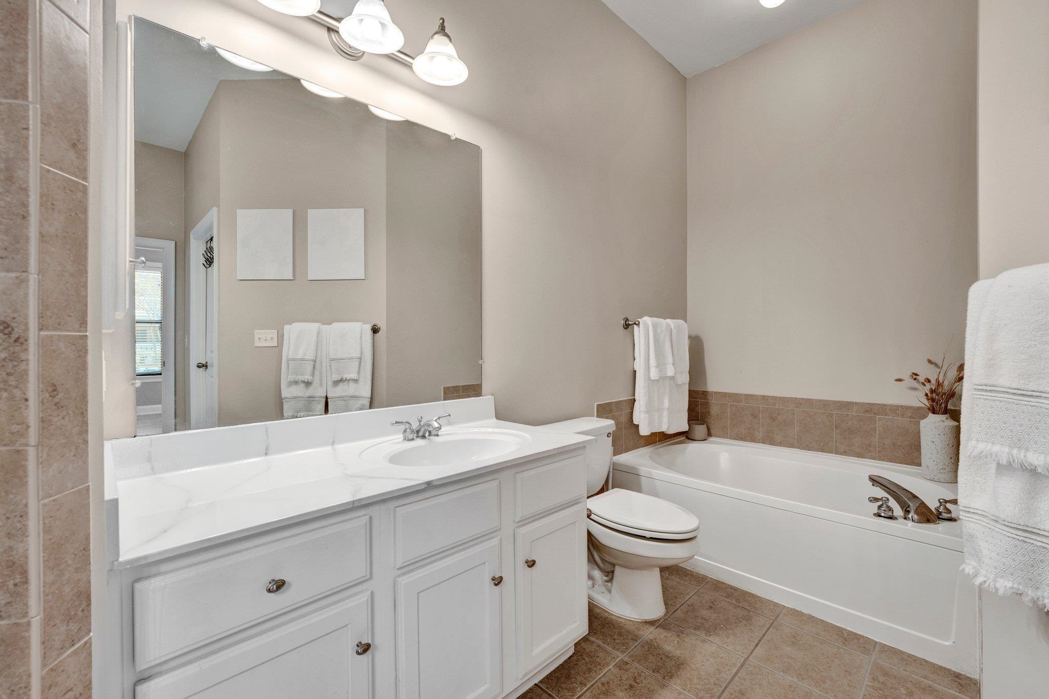 680 HARBOR BEND DR Unit: 107