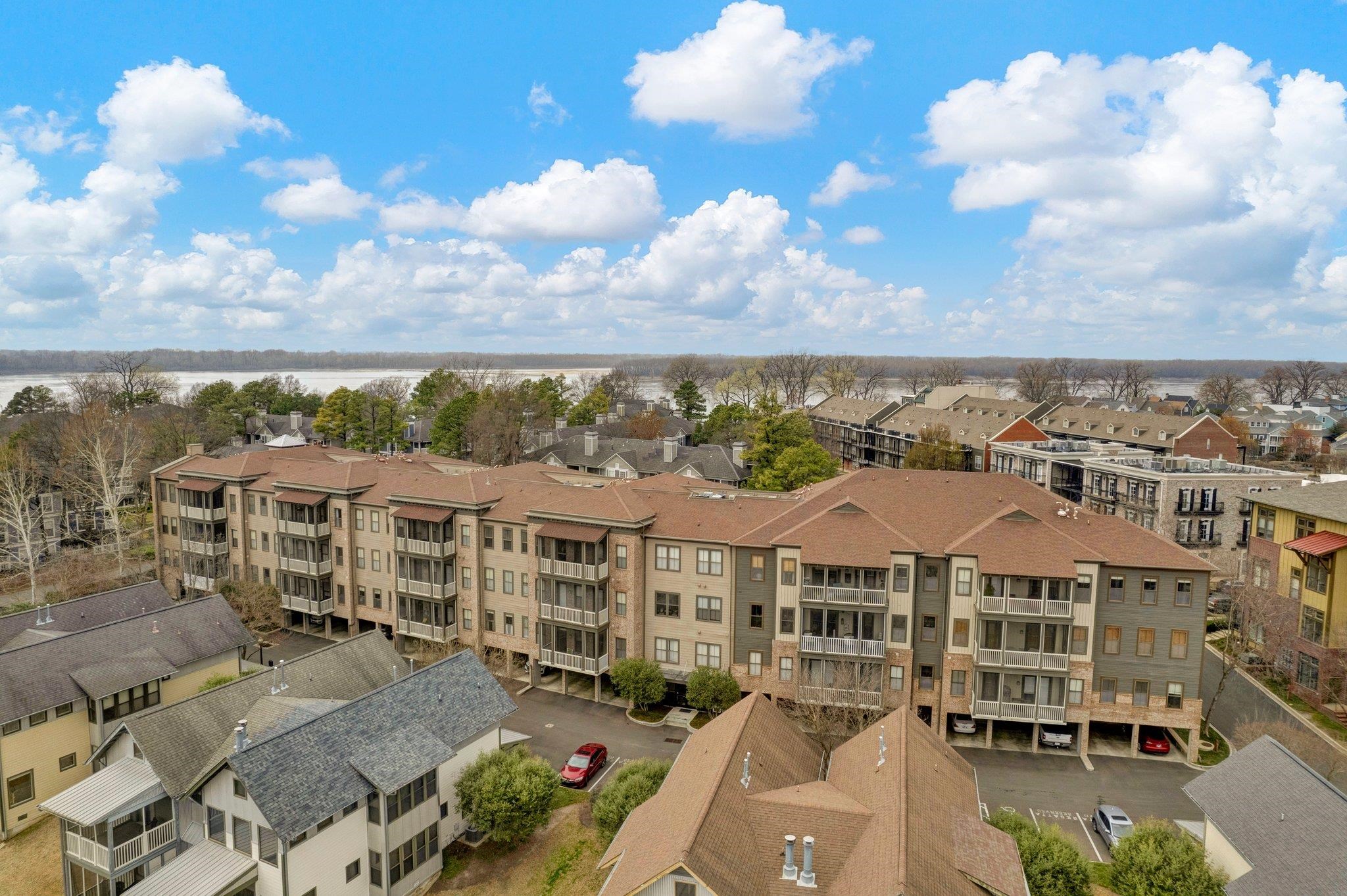 680 HARBOR BEND DR Unit: 107
