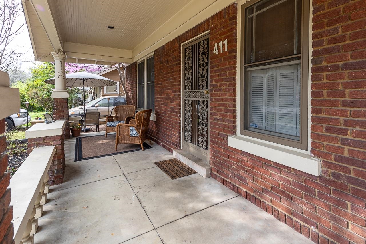 411 DICKINSON ST