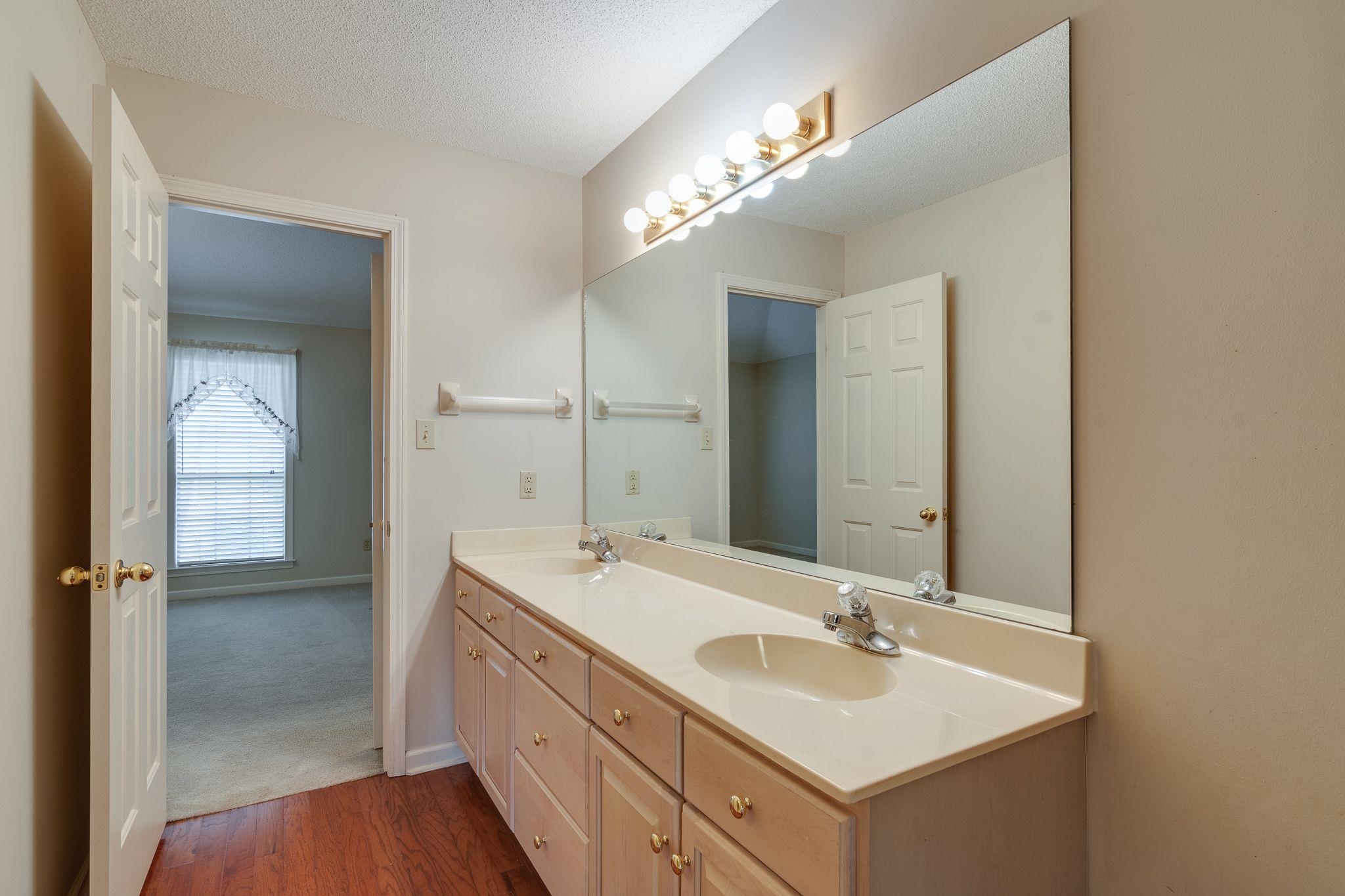 1891 W PHEASANT ACRES LN