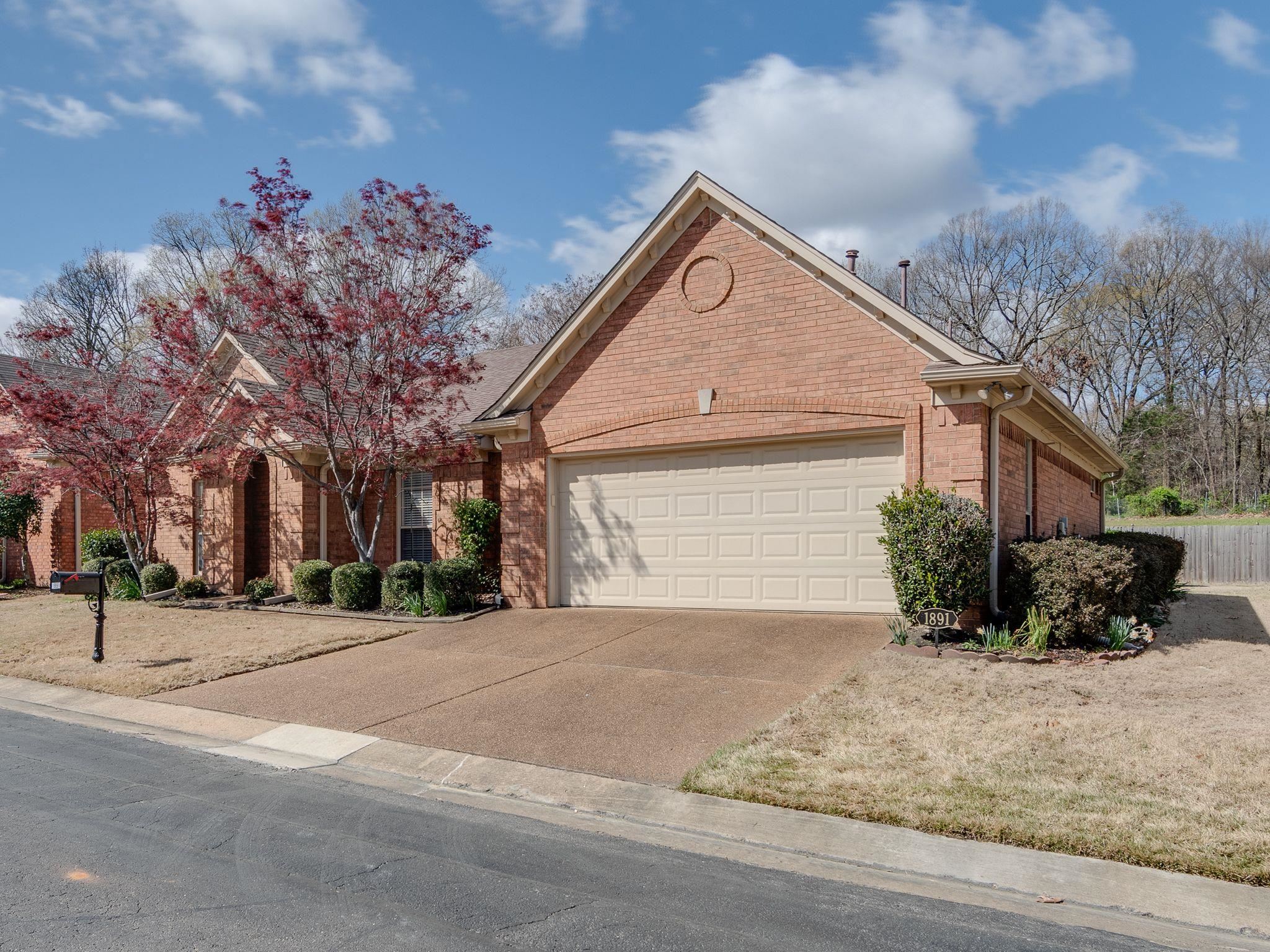 1891 W PHEASANT ACRES LN