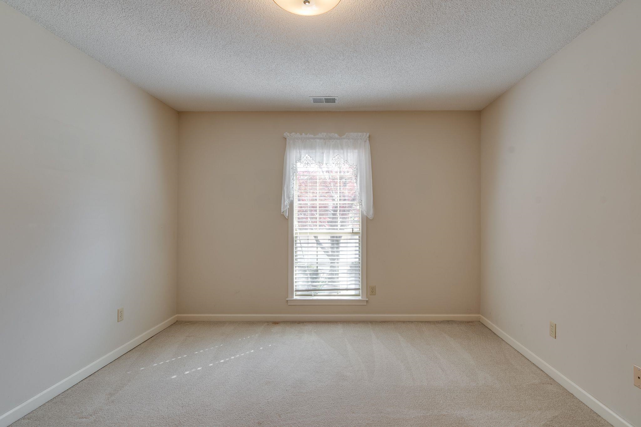 1891 W PHEASANT ACRES LN