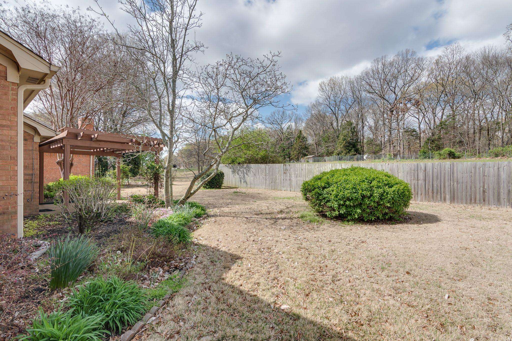 1891 W PHEASANT ACRES LN