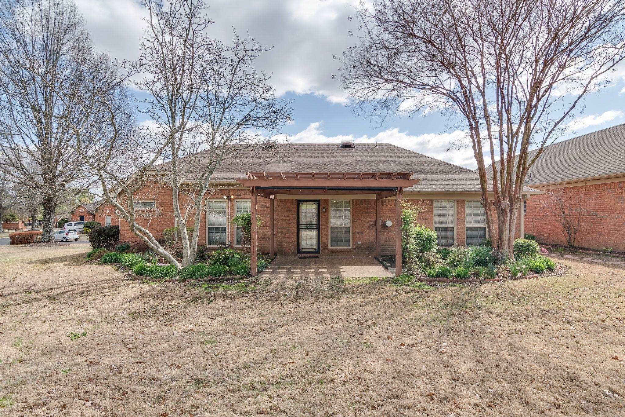 1891 W PHEASANT ACRES LN