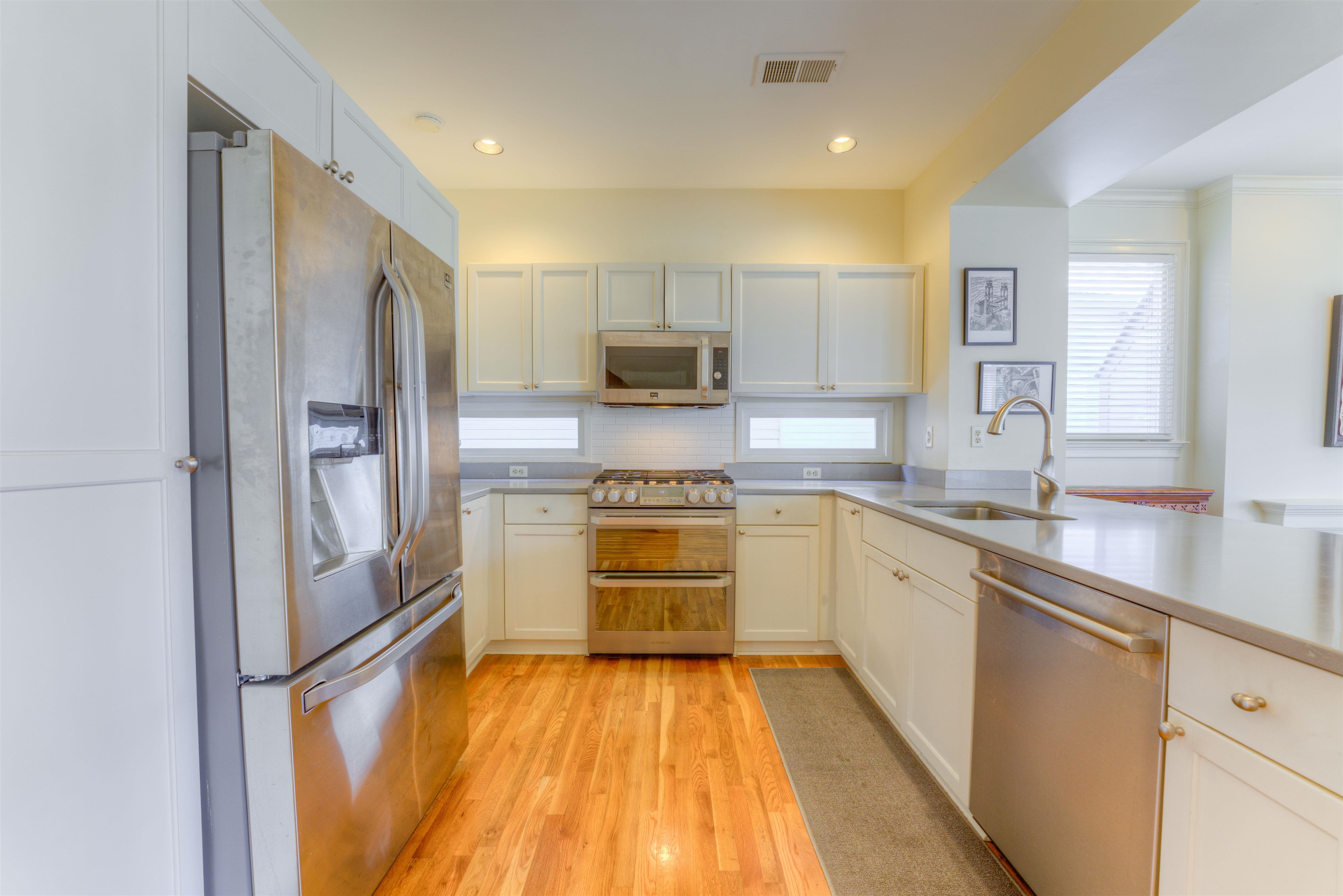 844 HARBOR ISLE CIR E