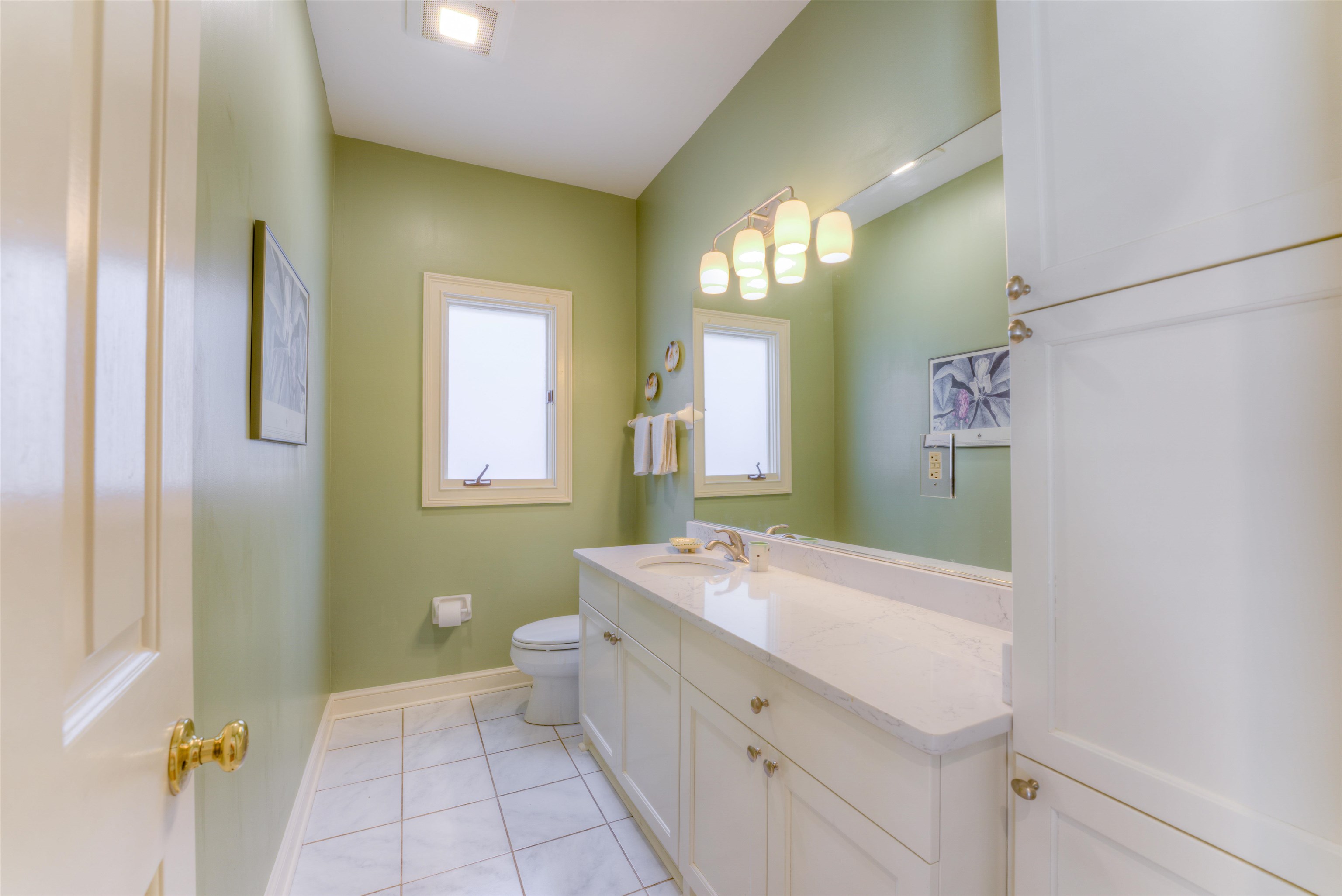 844 HARBOR ISLE CIR E