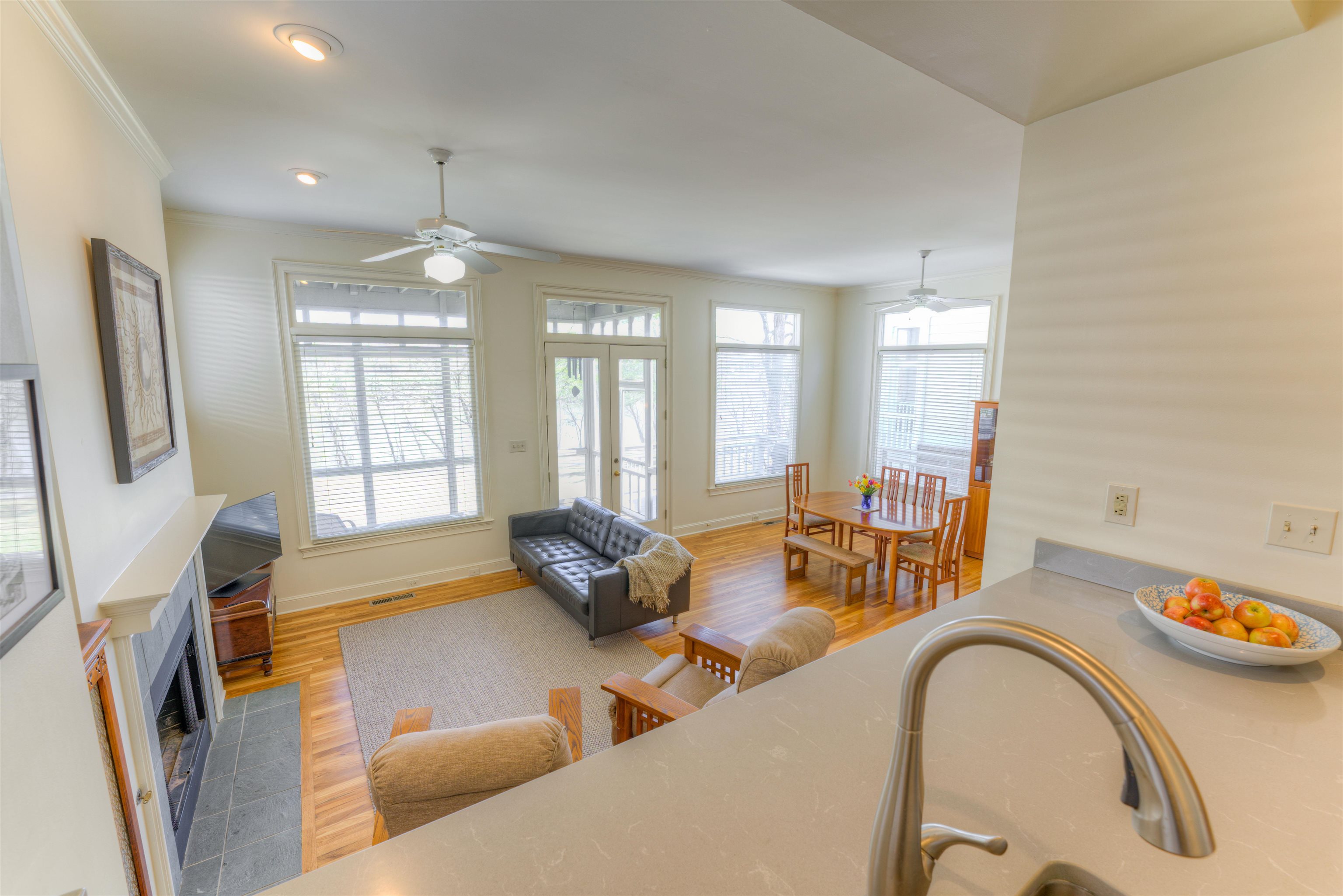 844 HARBOR ISLE CIR E