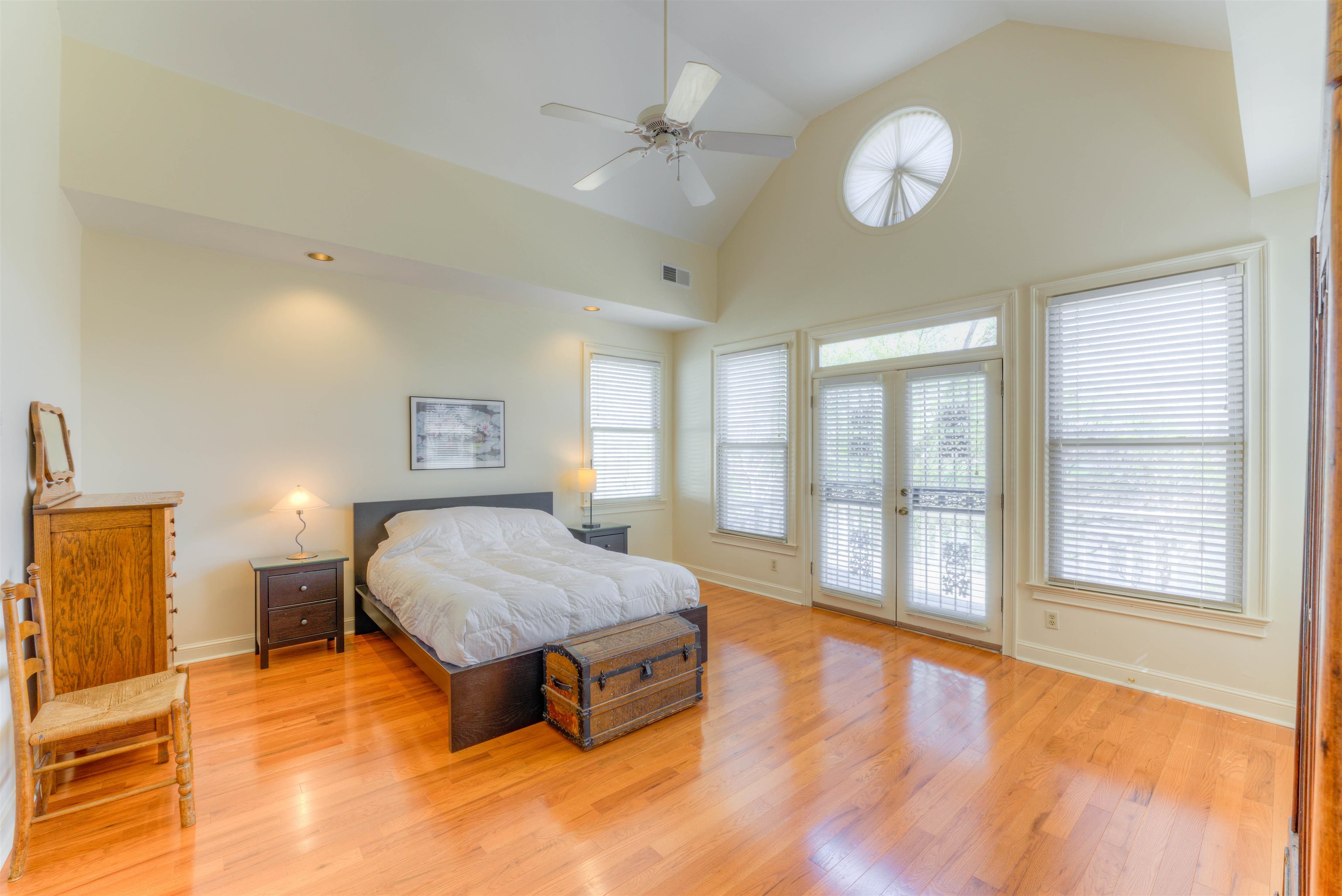 844 HARBOR ISLE CIR E